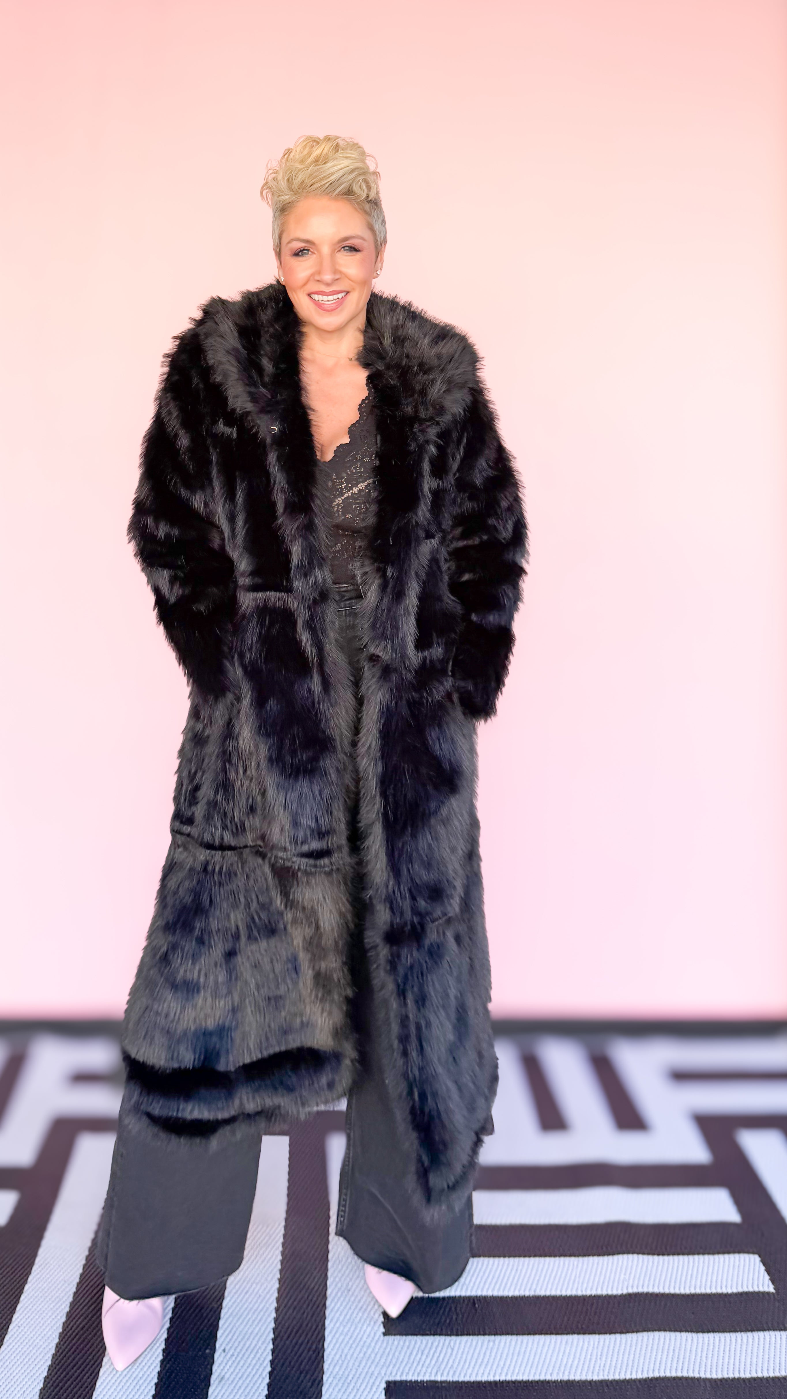 Long Faux Fur Coat/Black