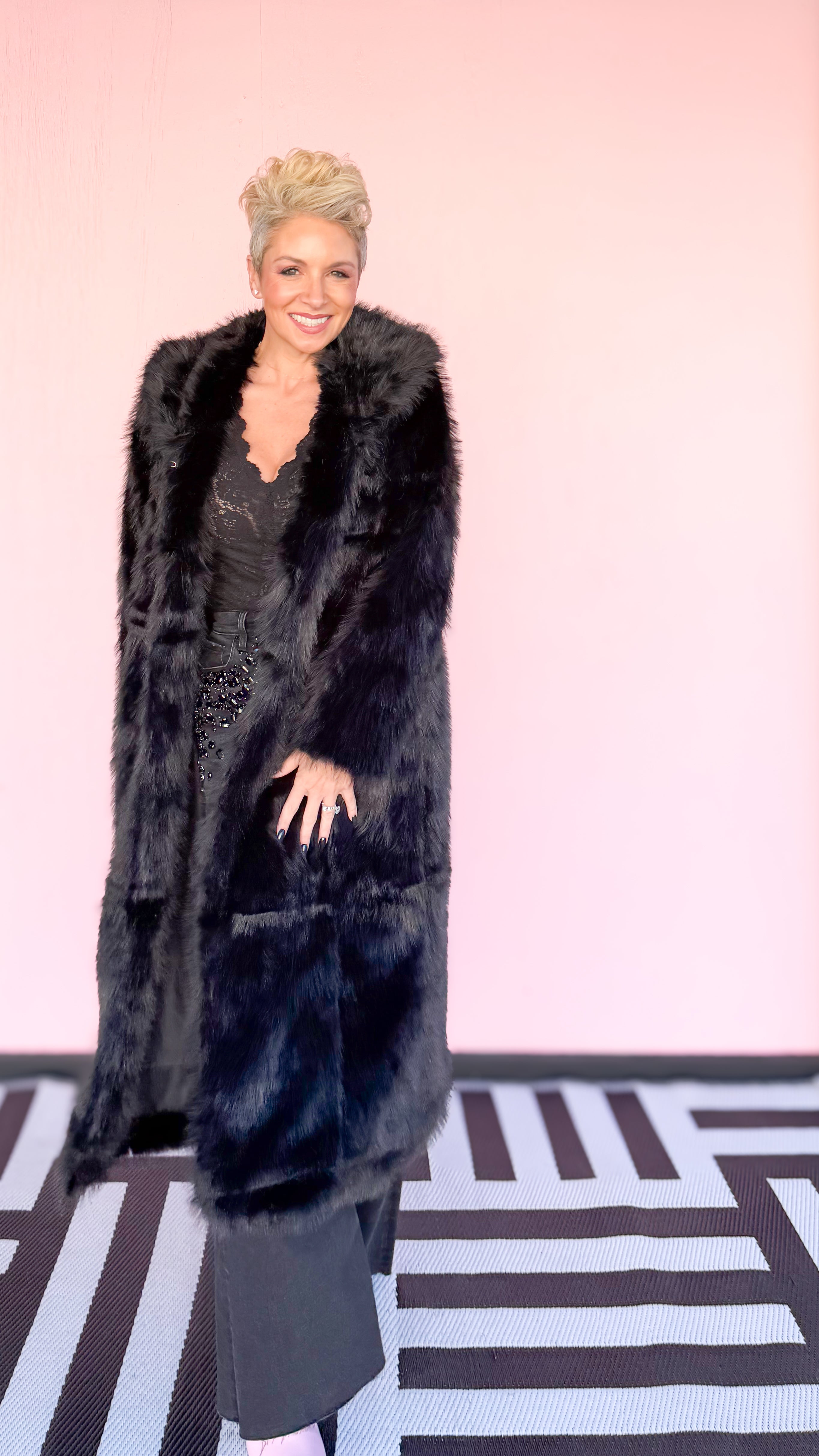 Long Faux Fur Coat/Black