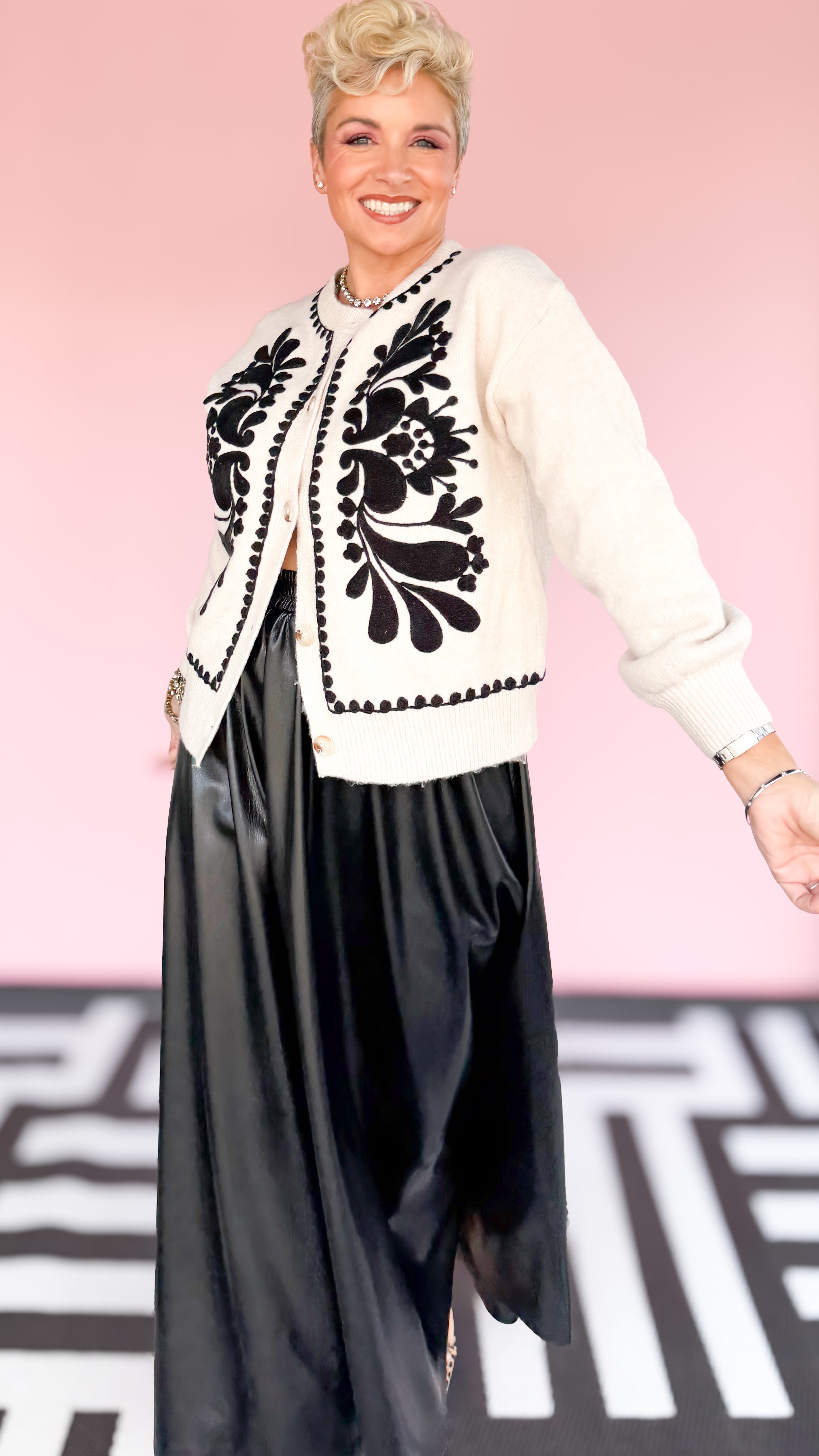 Black Embroidery Cardigan/Cream