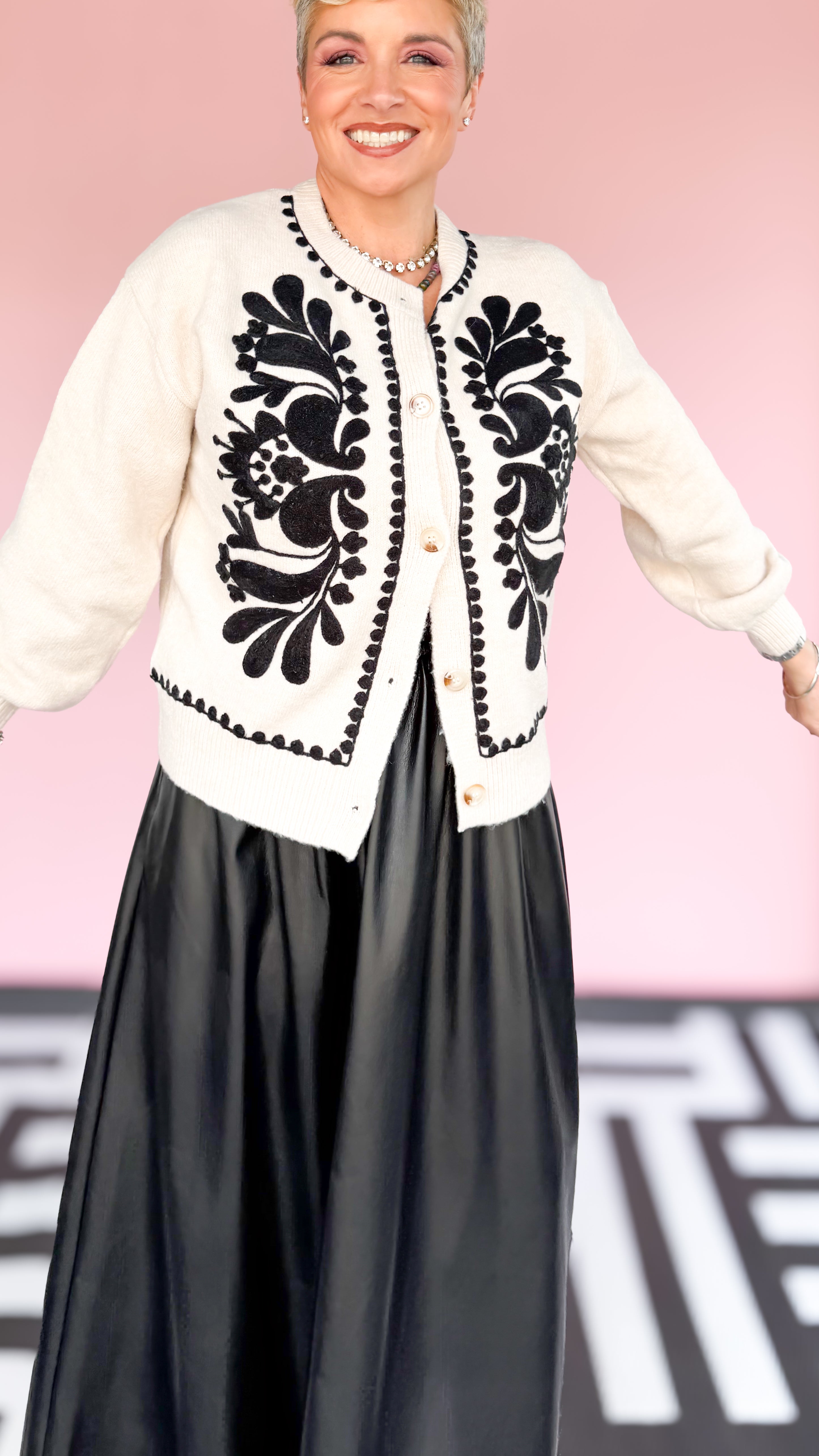 Black Embroidery Cardigan/Cream