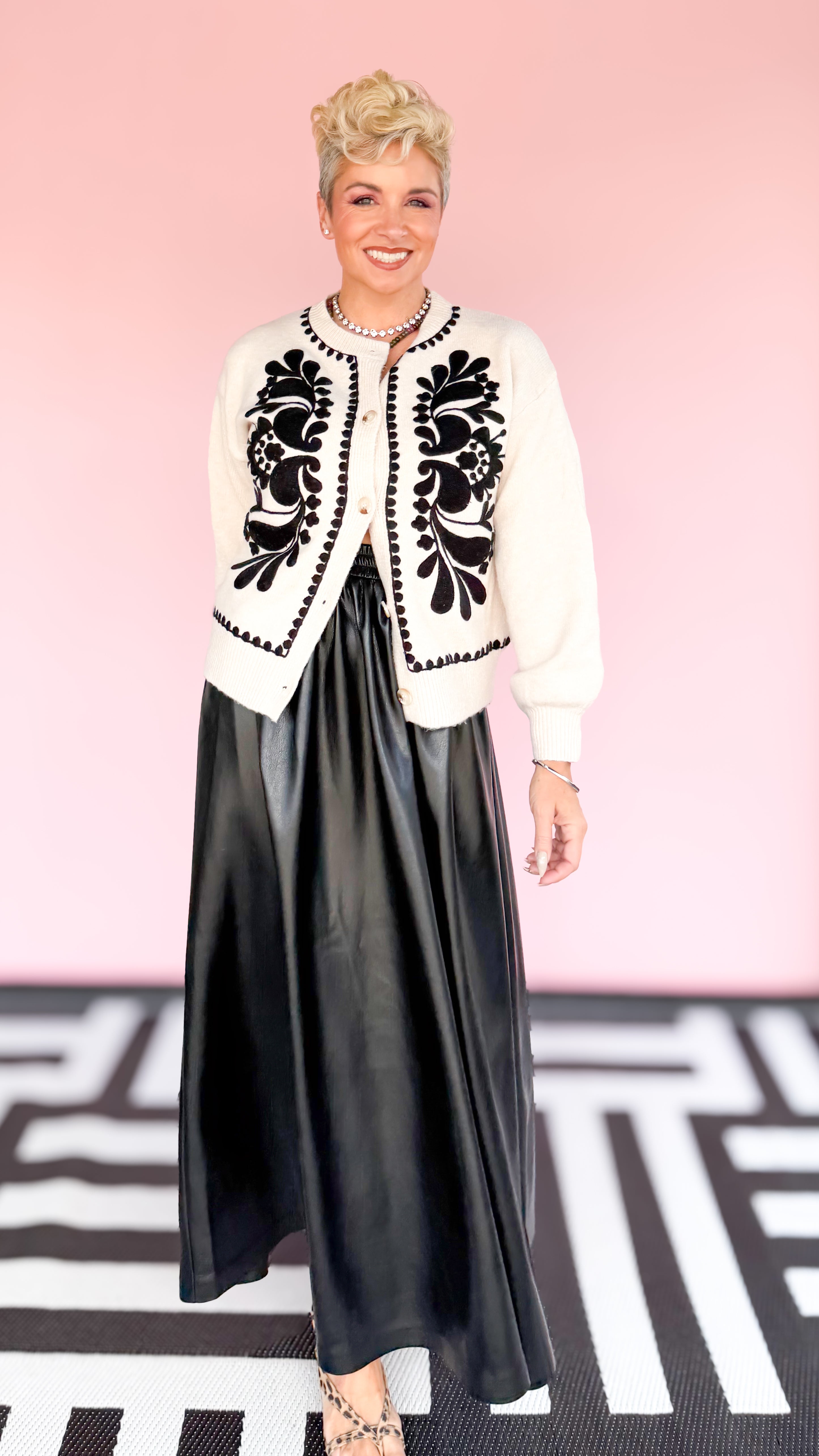 Black Embroidery Cardigan/Cream