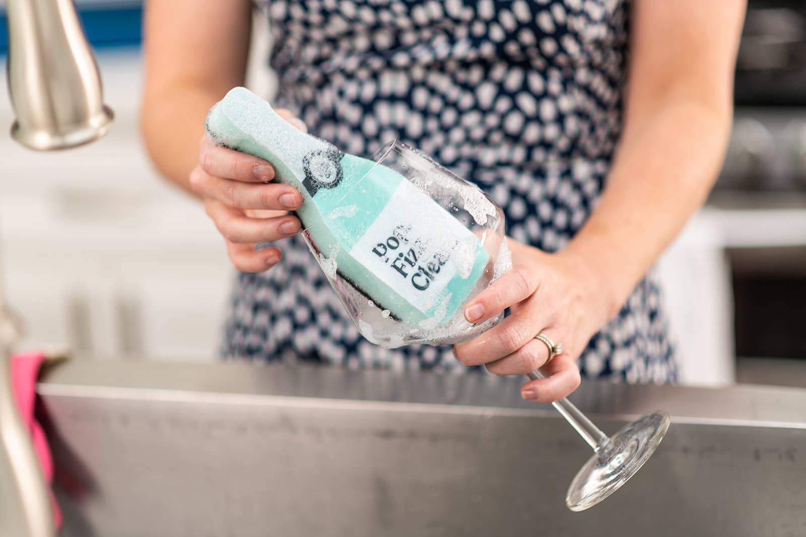 Scrubbly kitchen sponge Pop Fizz product photo - styled view - BLVD Boutik
