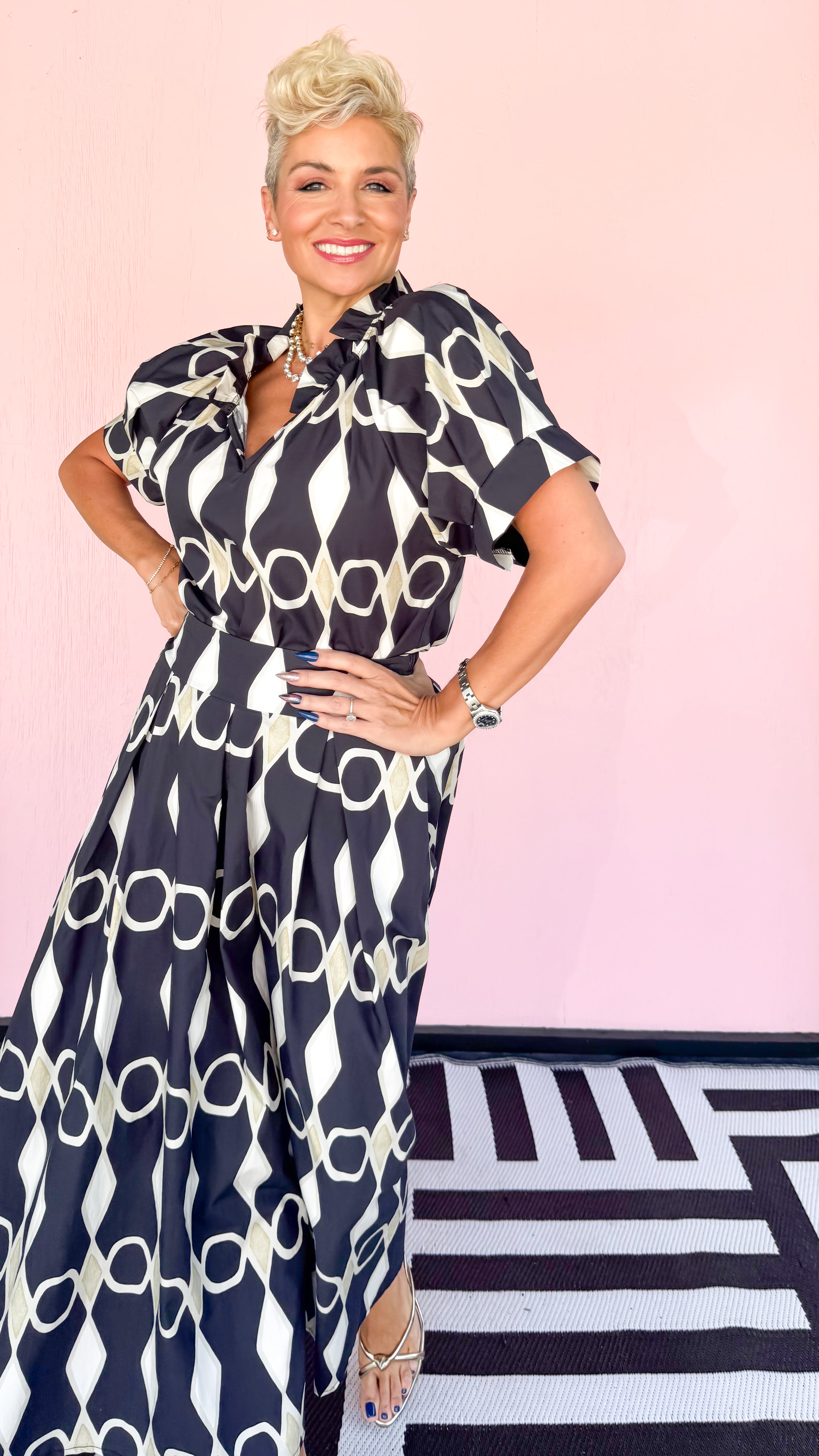 Abstract Diamond/Circle Print Skirt/Black