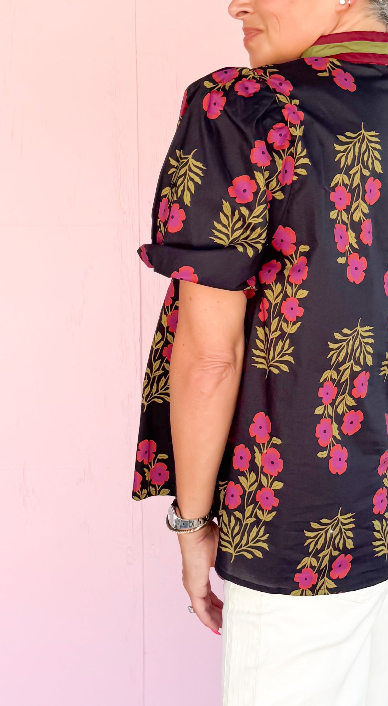 Bubble Sleeve Floral VNeck Top/Black