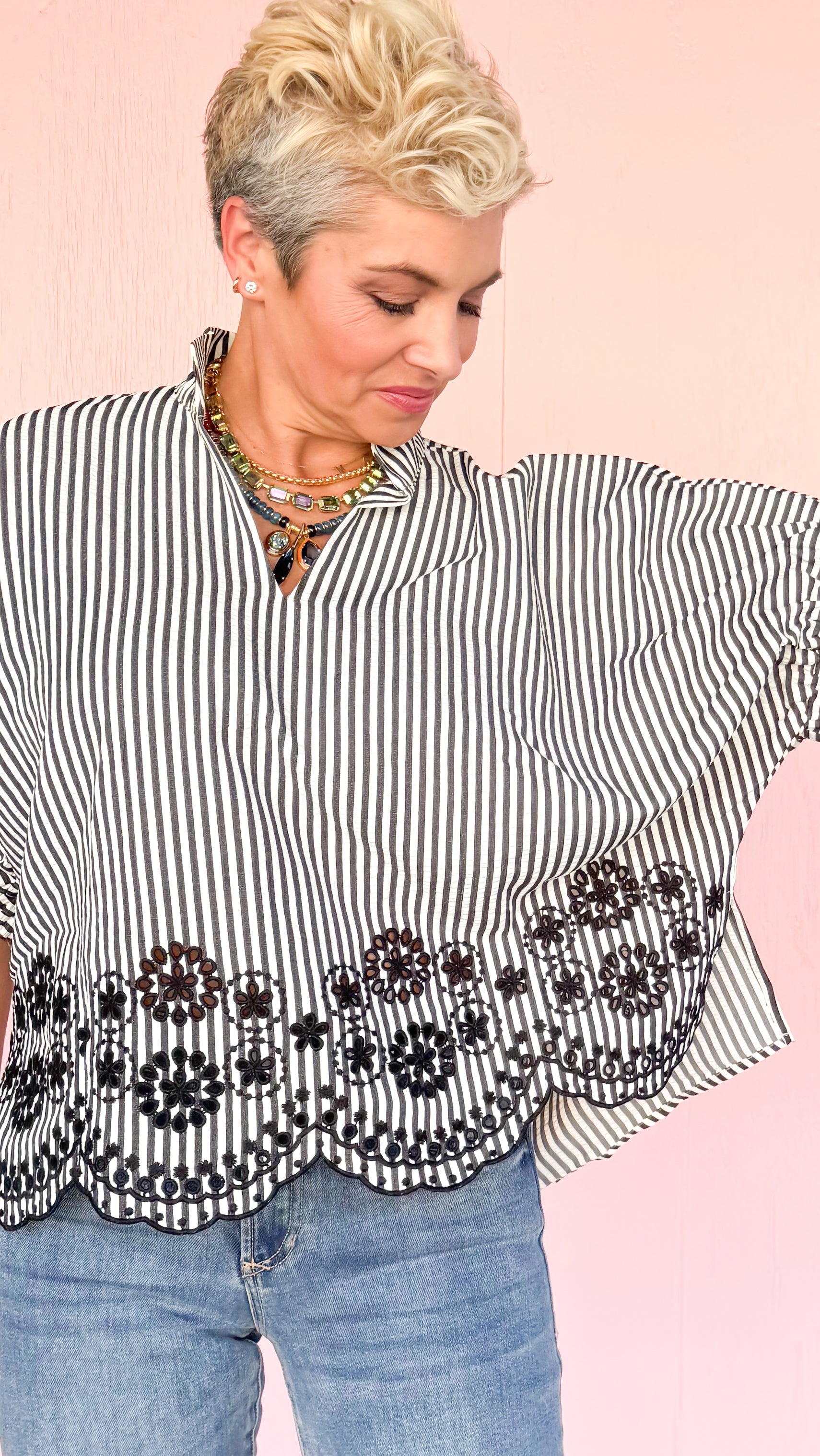 Seersucker Scalloped Edge Top/Black - The BLVD