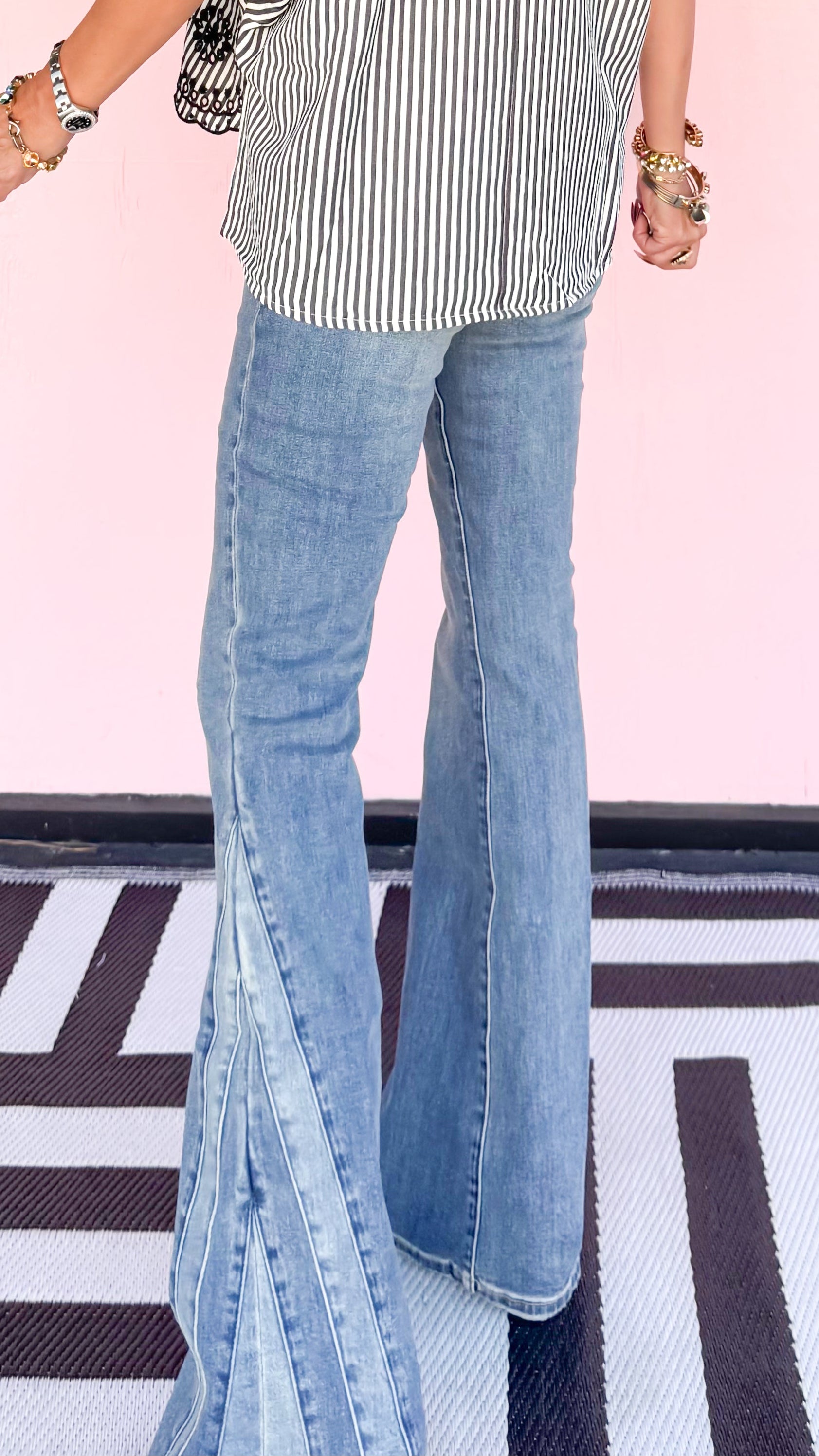 Rosa Flare Jean Detail Sides/Pool