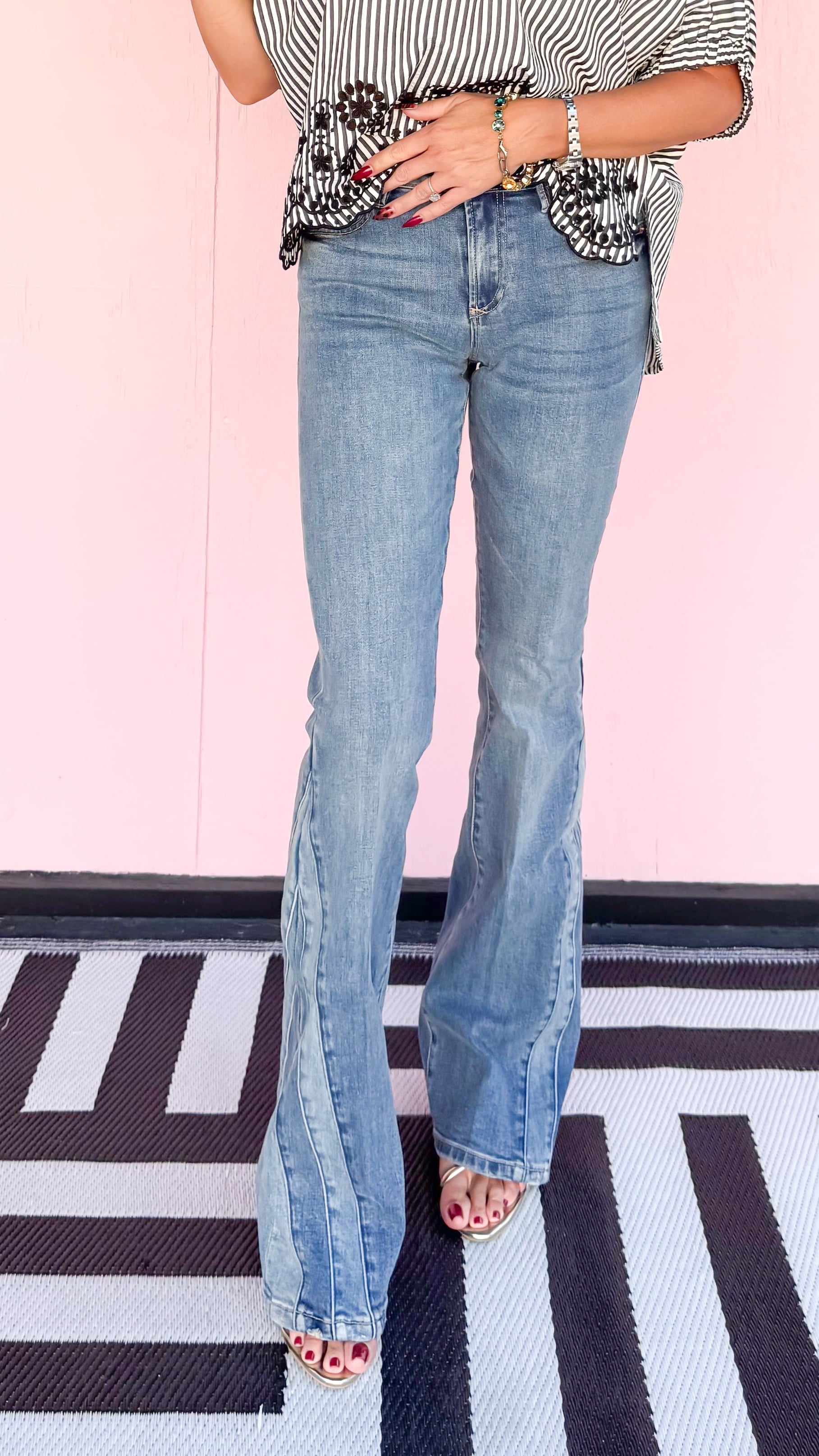 Rosa Flare Jean Detail Sides/Pool