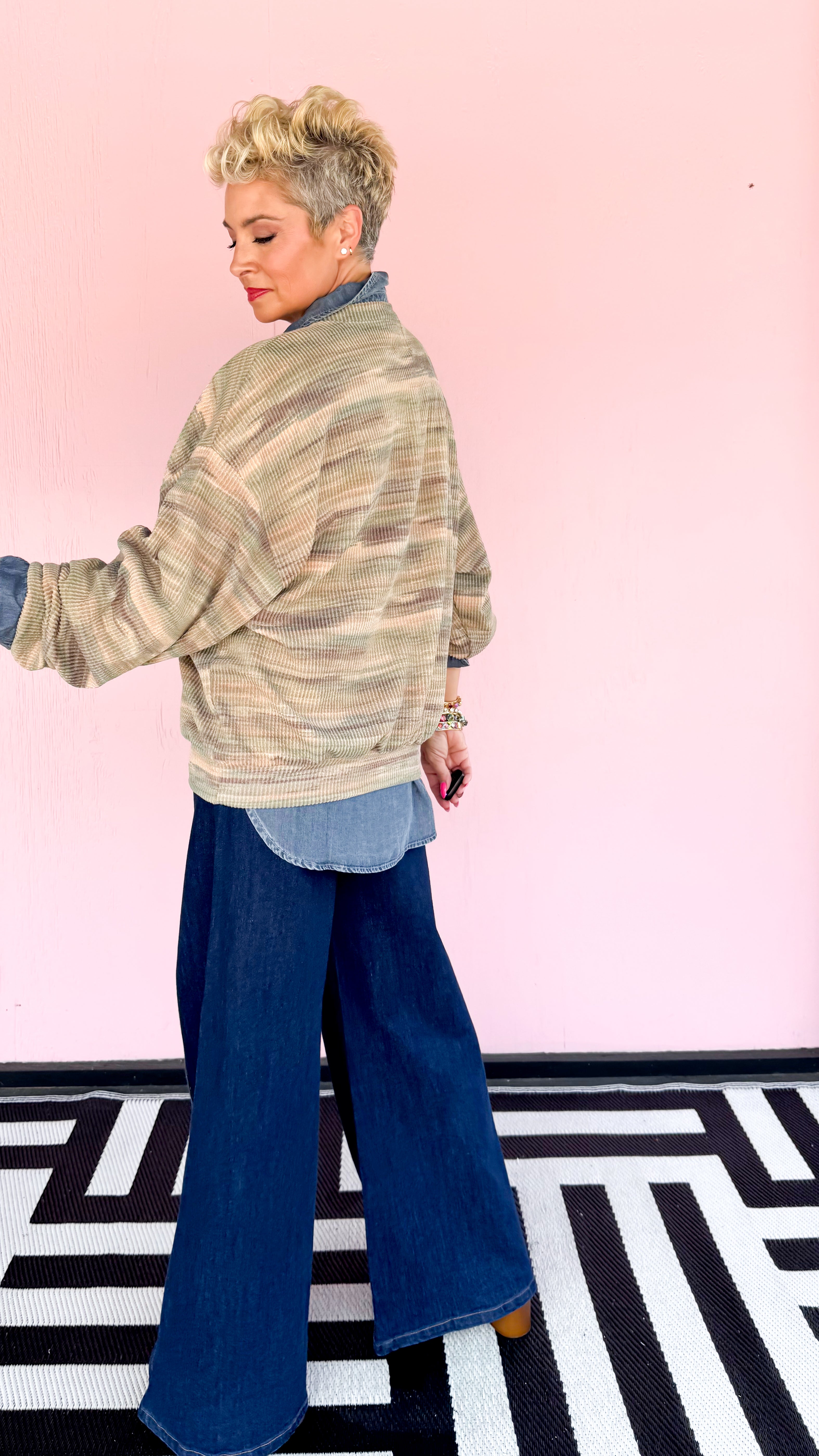 Oversized Texas Graphic Top in Olive - The BLVD