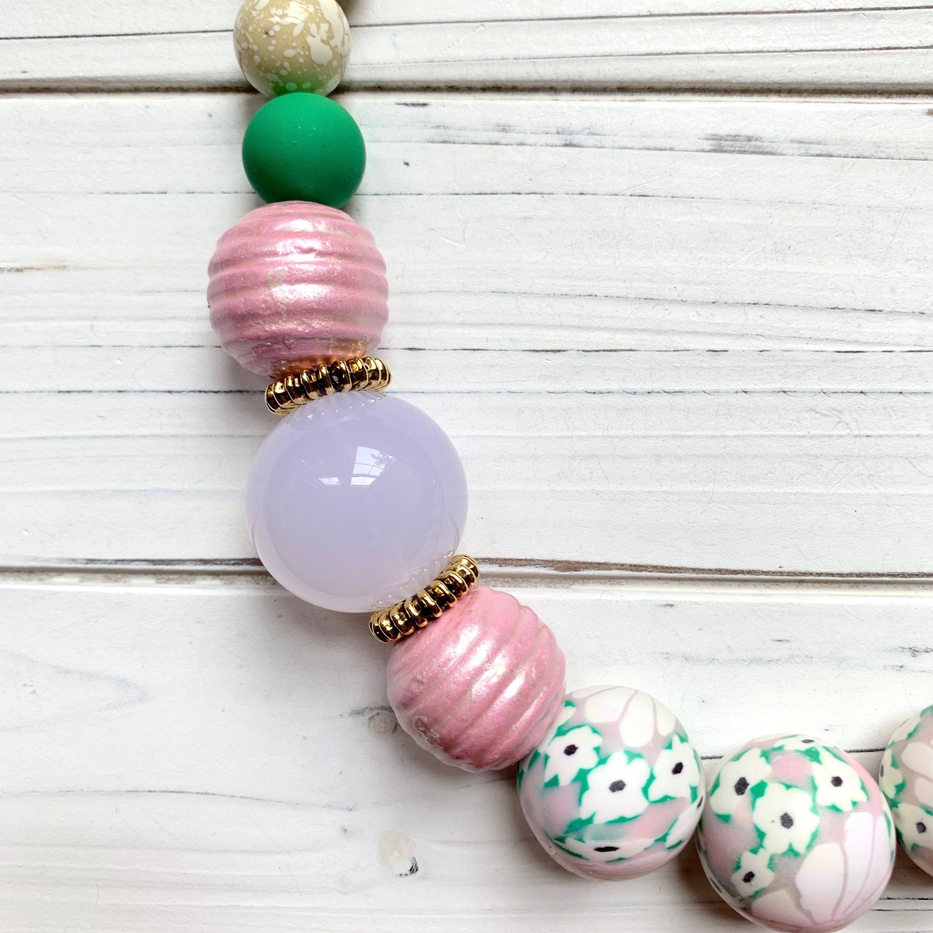 Sweet Pink and Green Queen Mum Beaded Necklace - The BLVD
