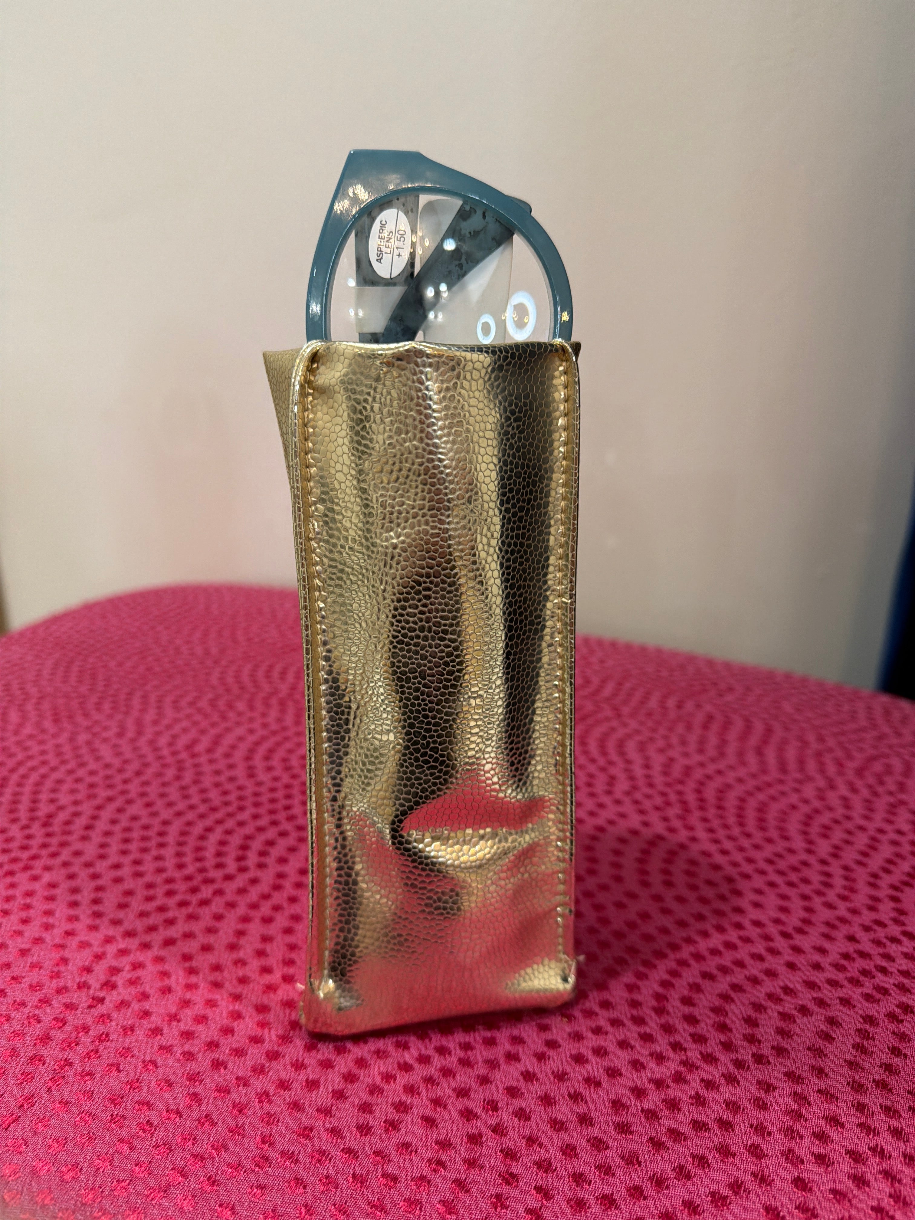 Faux snake standing weighted eyeglass holder product photo - BLVD Boutik