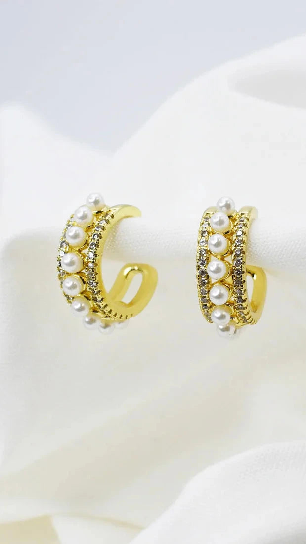 Pearly Silver Ear Cuff