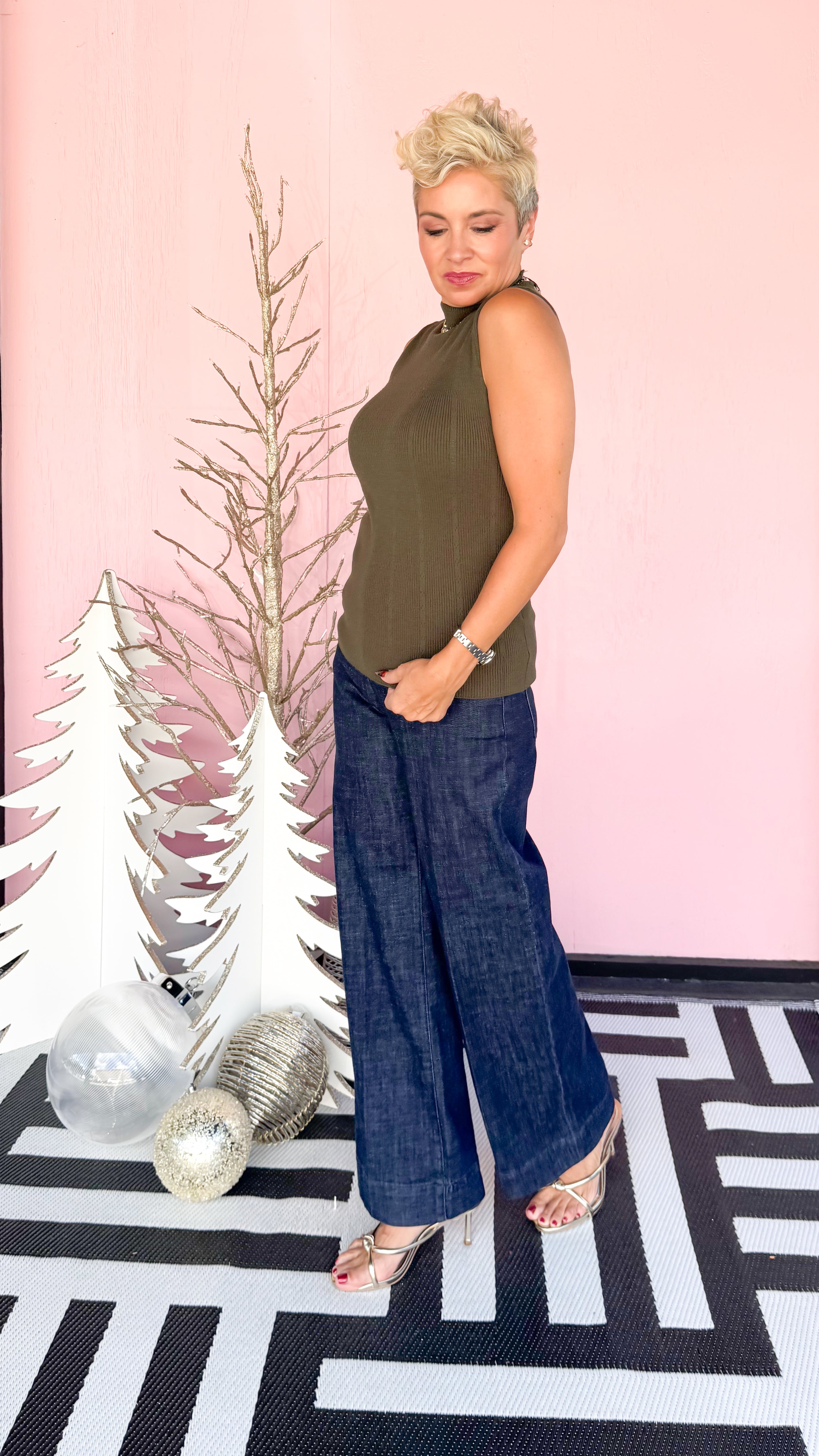 Sleeveless Mock Neck/Olive