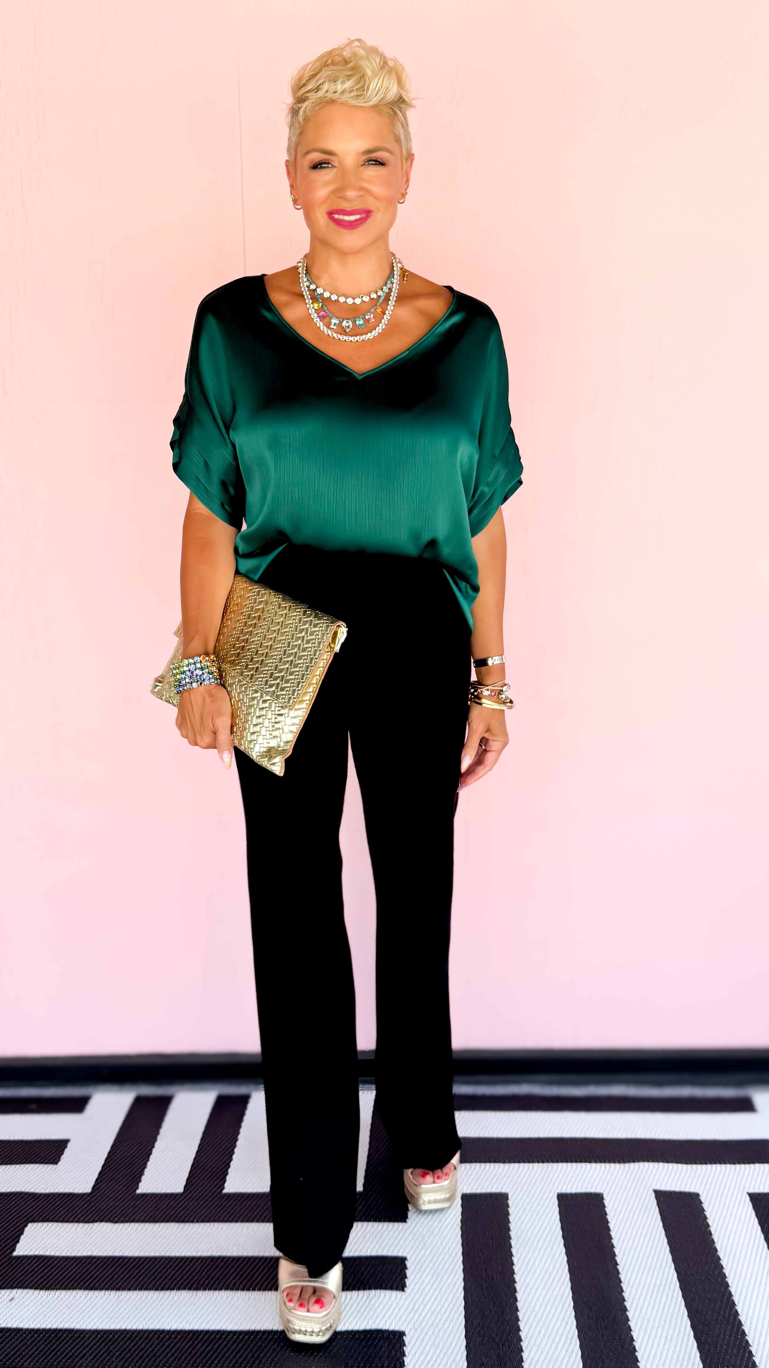 V- neck blouse with bands sleeve in Kelly Green