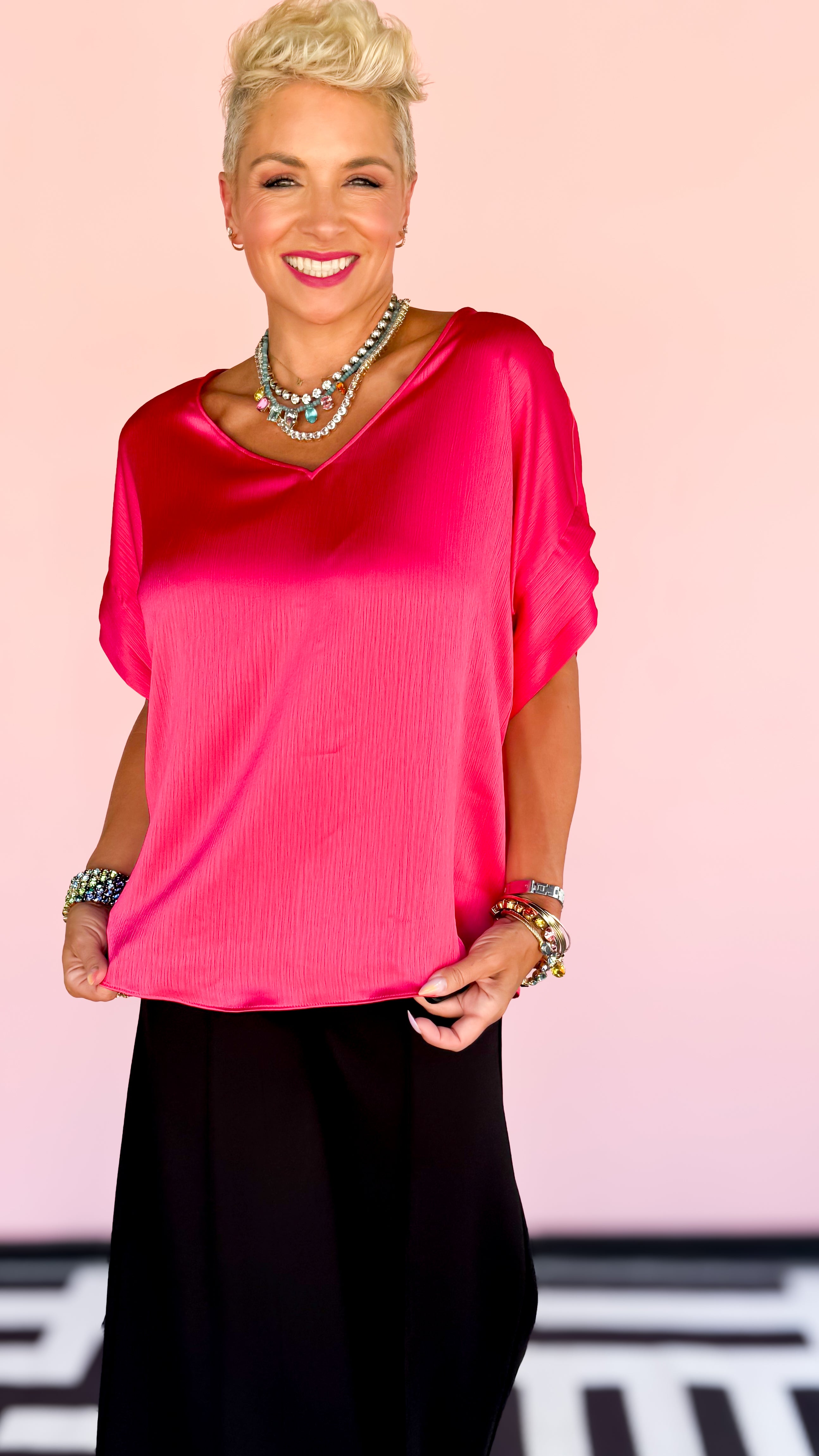 V- neck blouse with bands sleeve in Pink