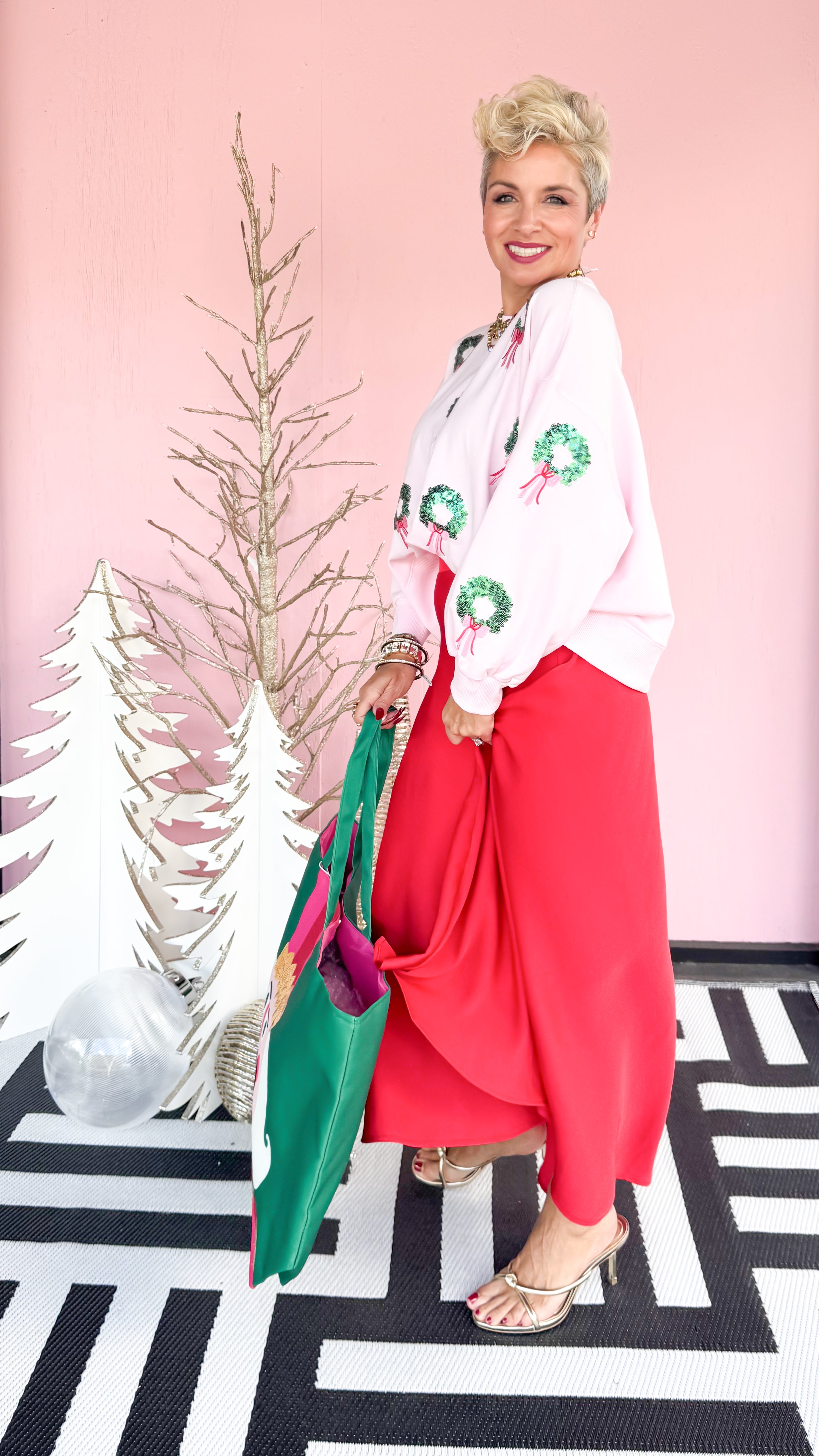 Sequin Wreath Sweatshirt/Pink