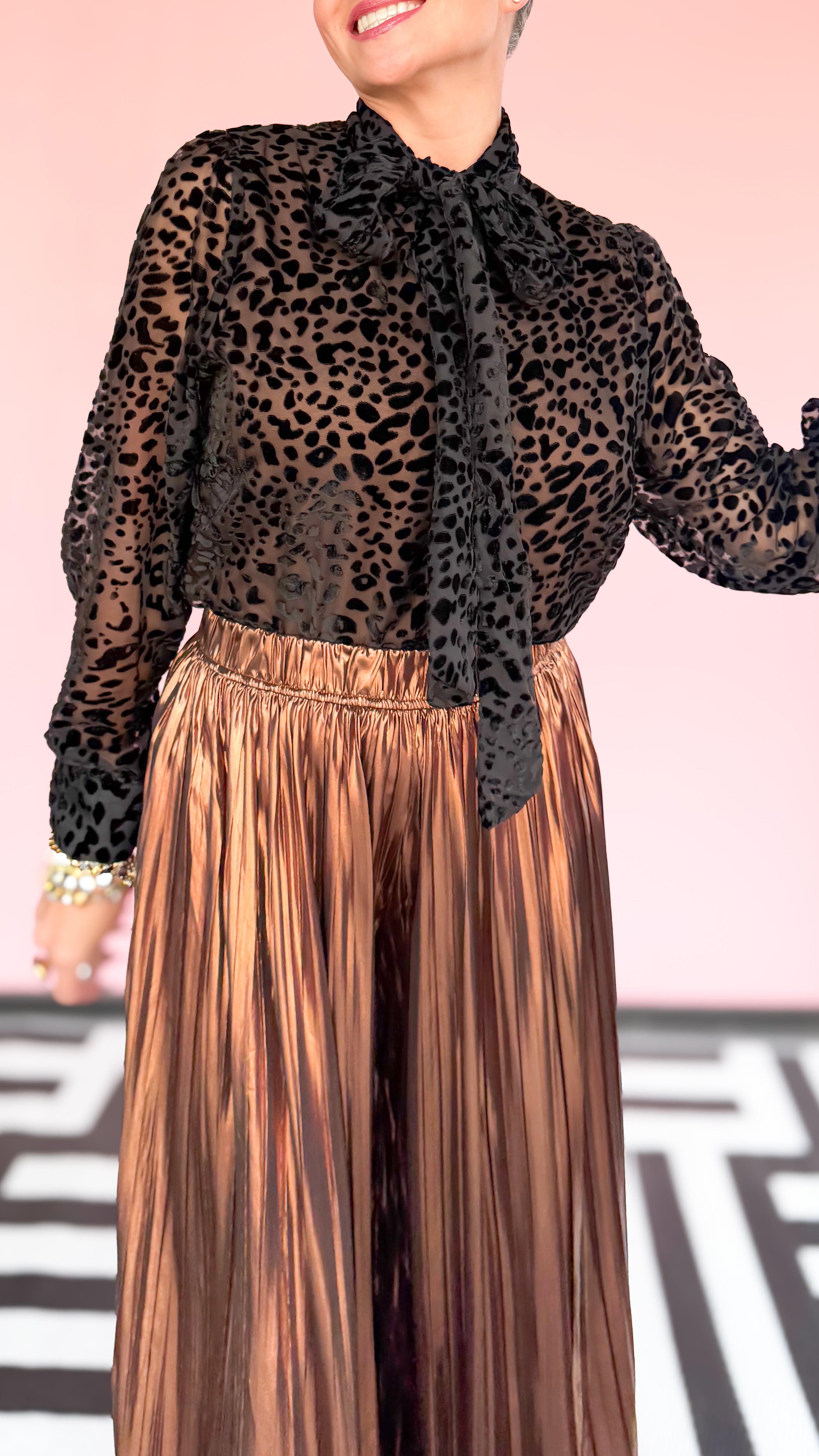 Velvet Leopard Top w/Bow/Black