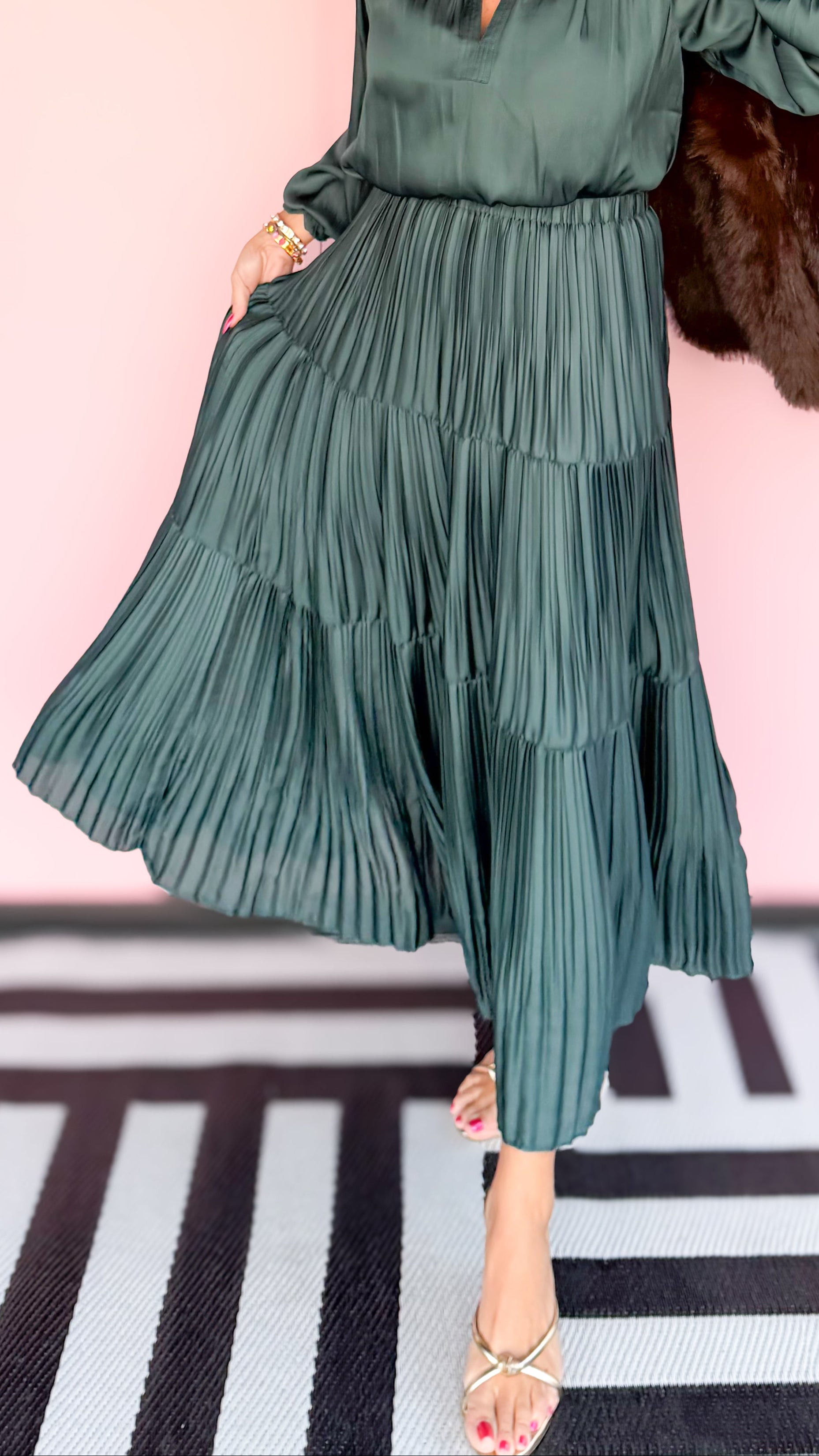 Special Pleated 3 Tiered Long Skirt