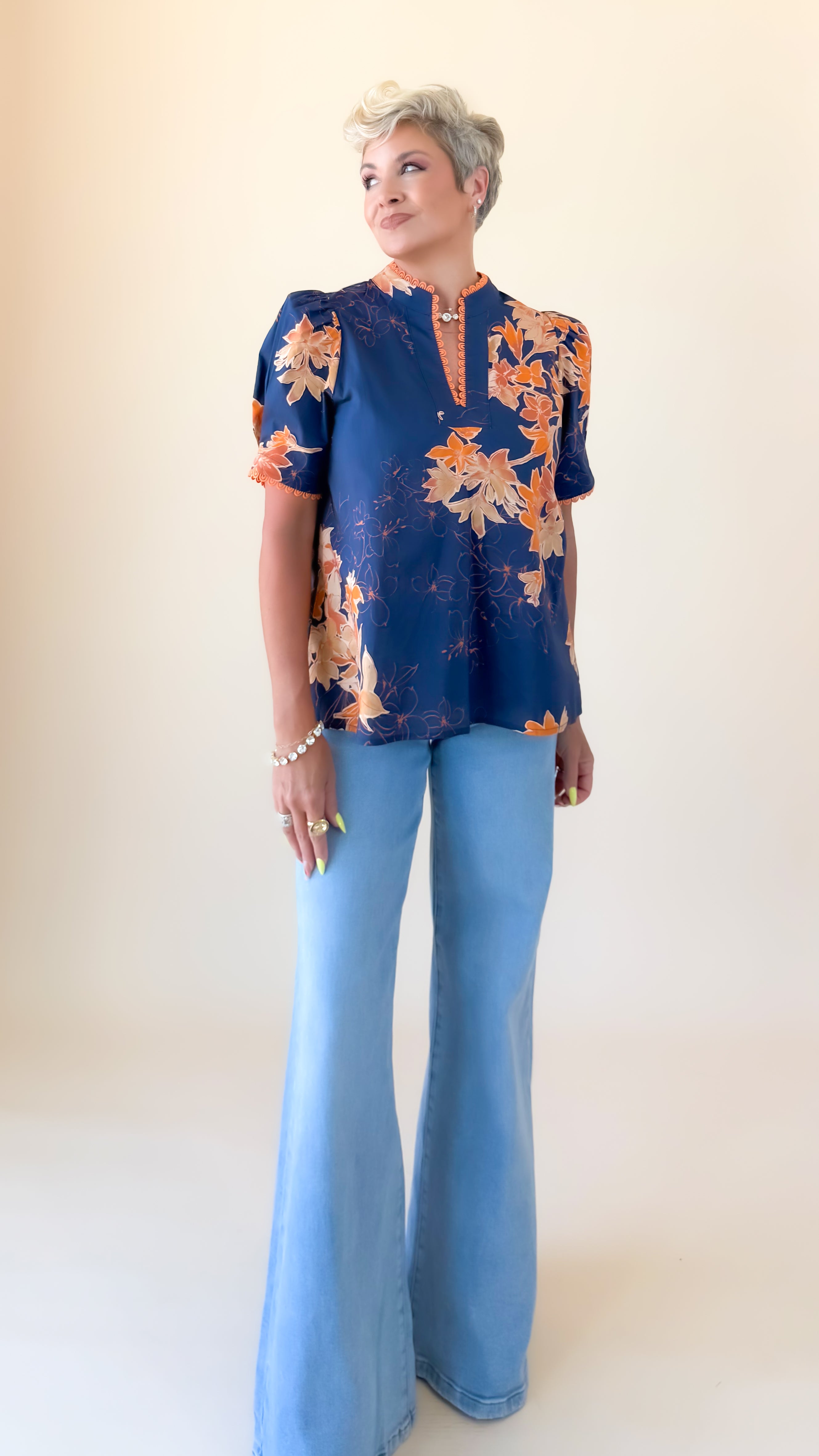 Floral Scallop Hem Top/Navy
