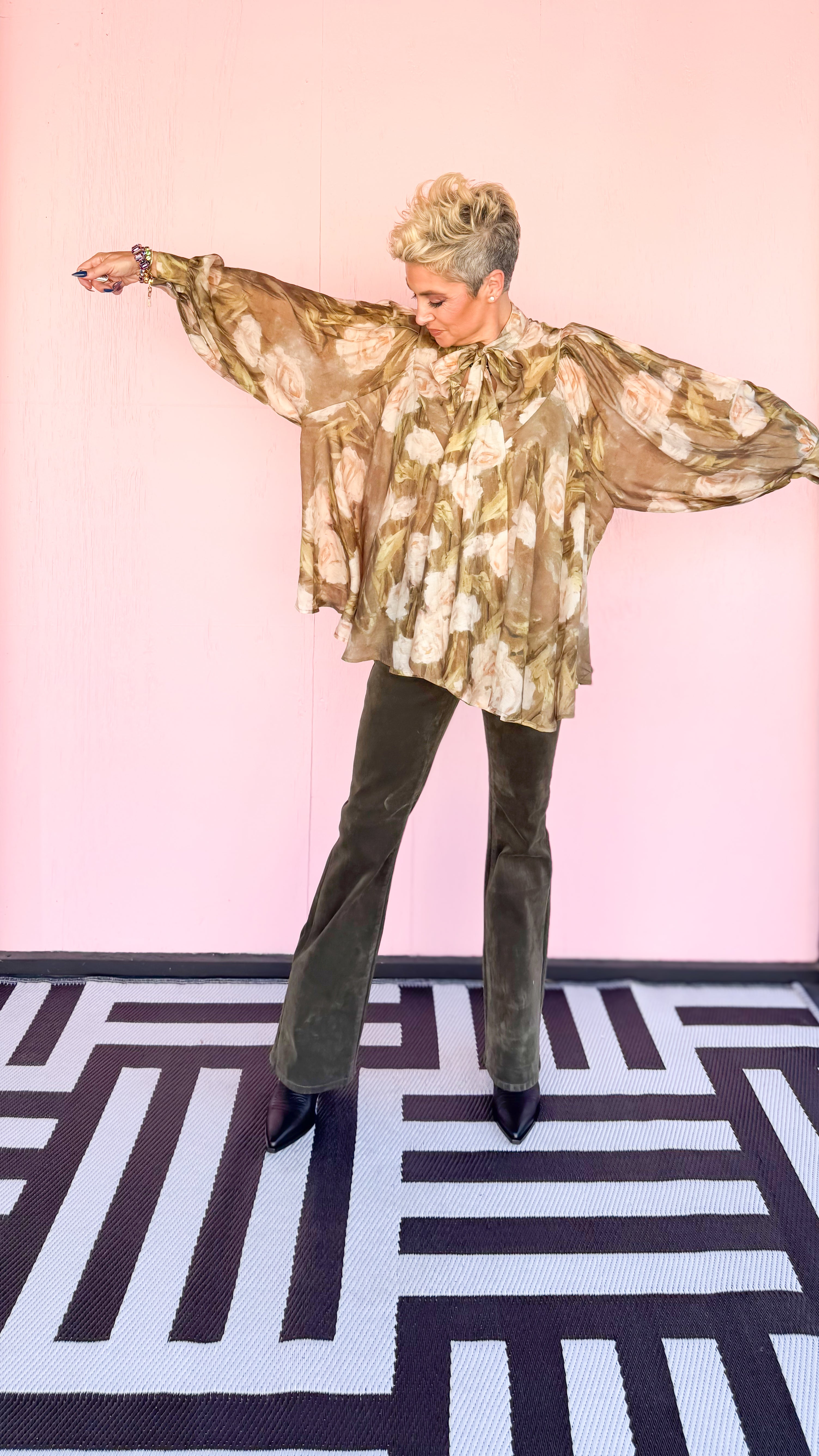 Oversized Rose Blouse/Green - The BLVD