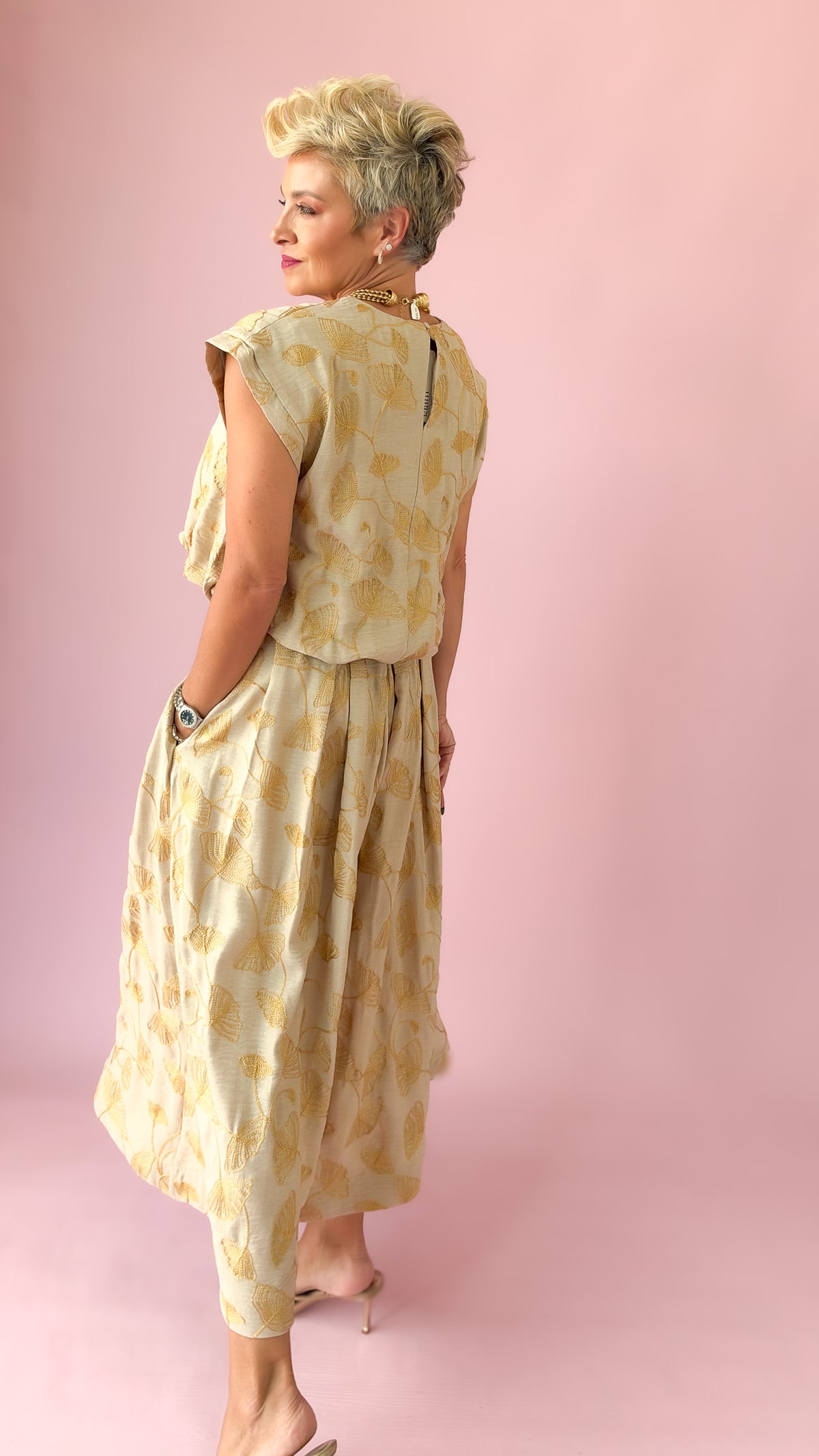 Embroidered Midi Skirt/Beige