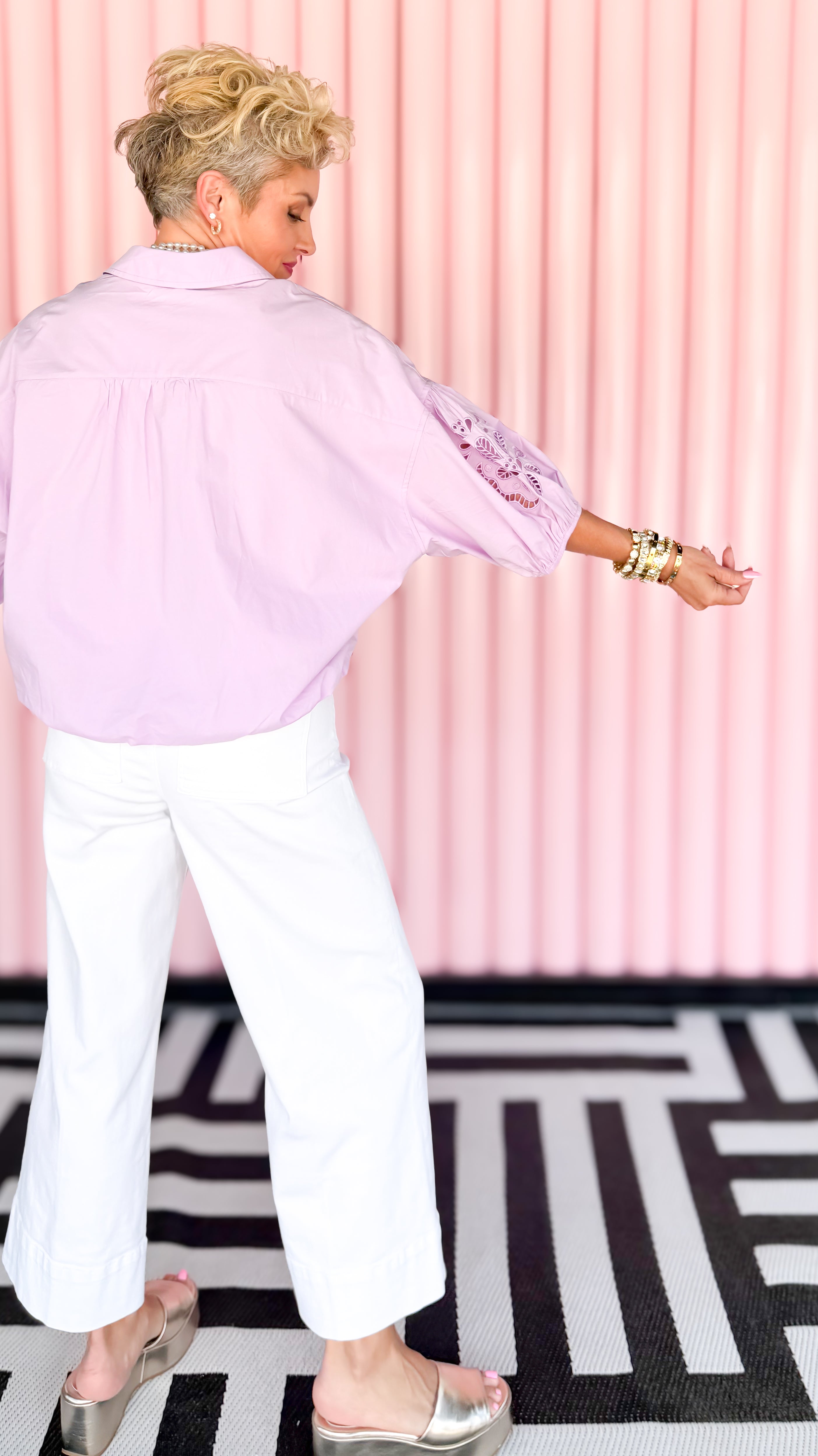 CUT OUT BUBBLE SLEEVE TOP