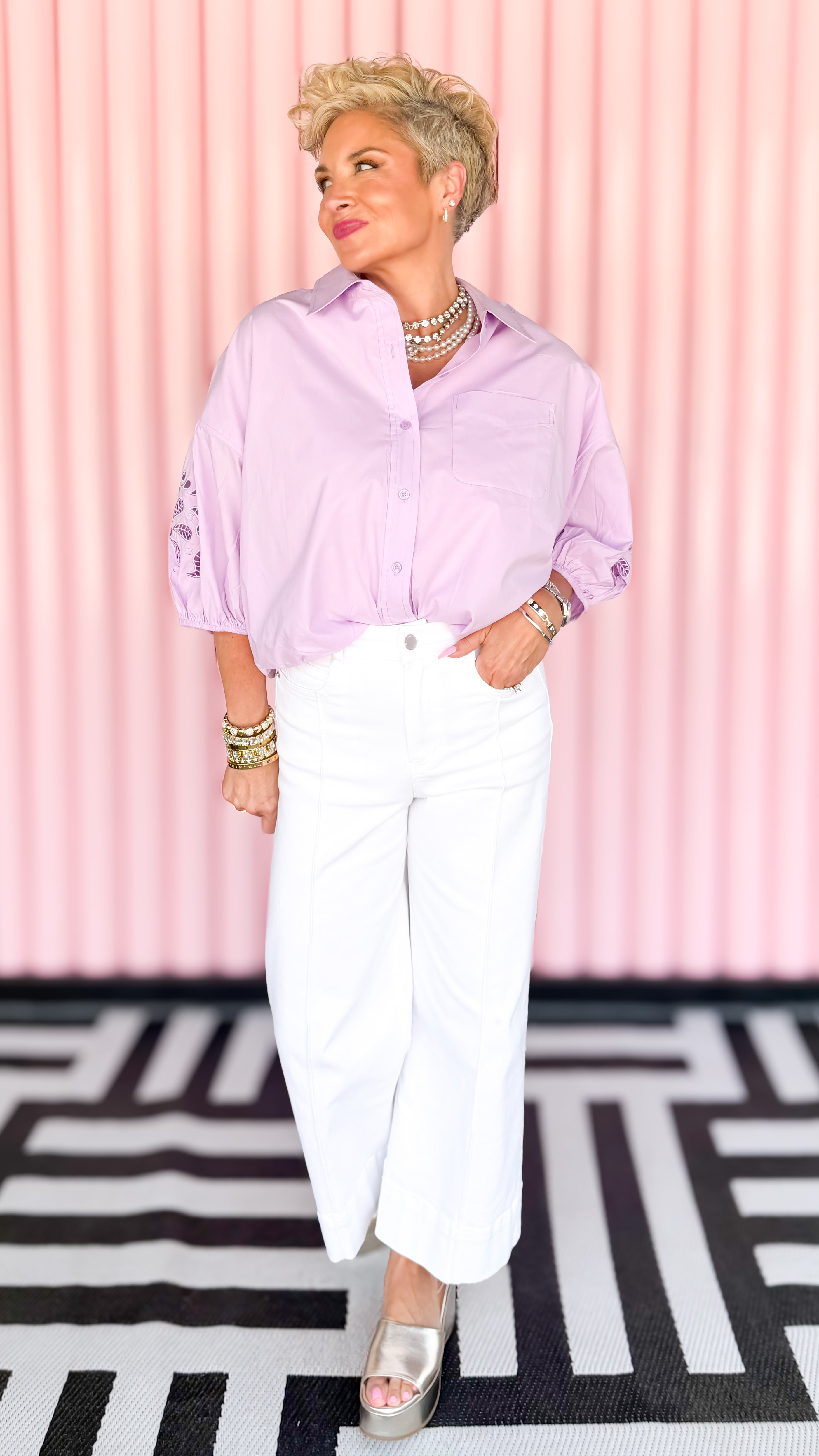 CUT OUT BUBBLE SLEEVE TOP