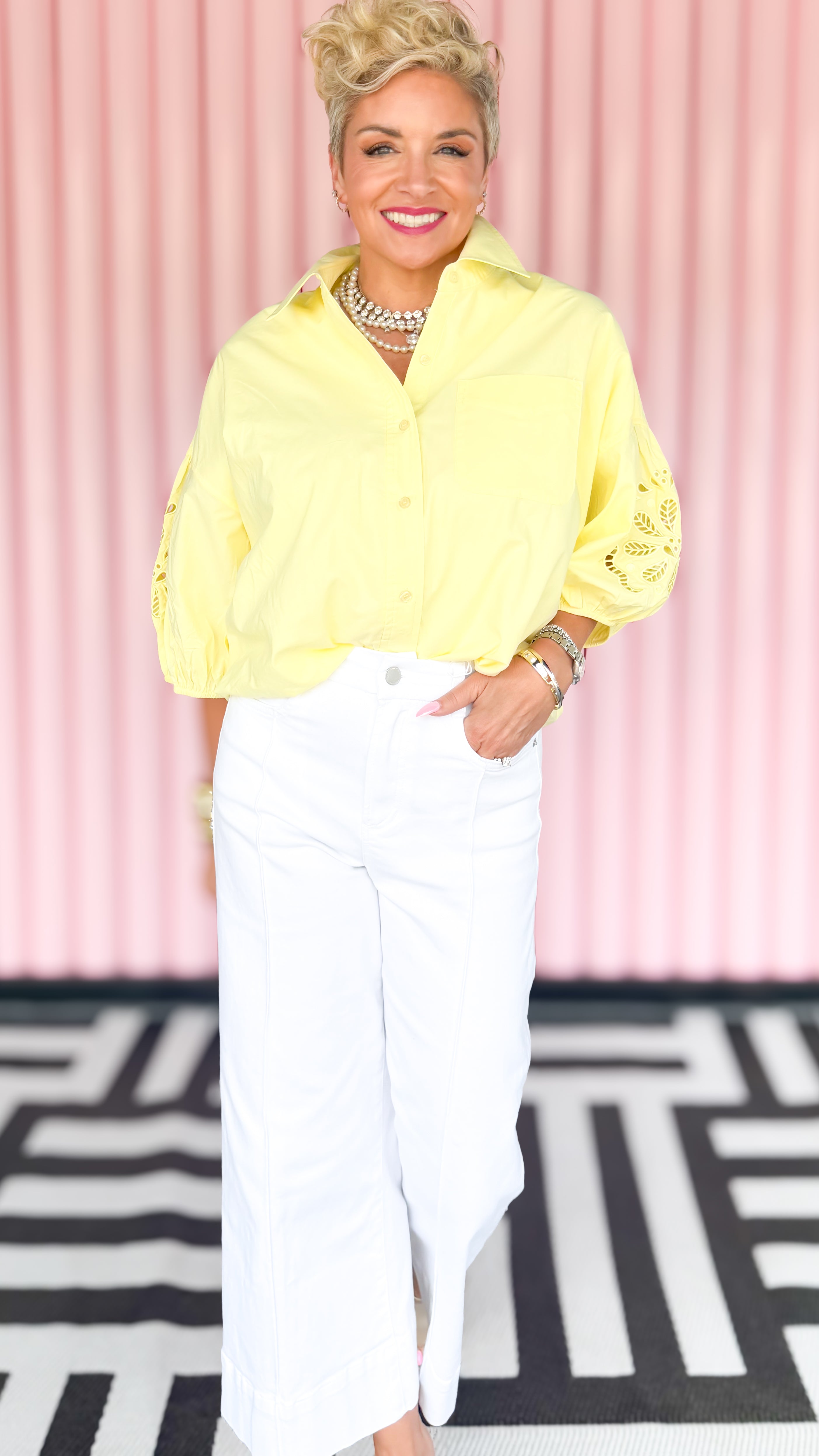CUT OUT BUBBLE SLEEVE TOP