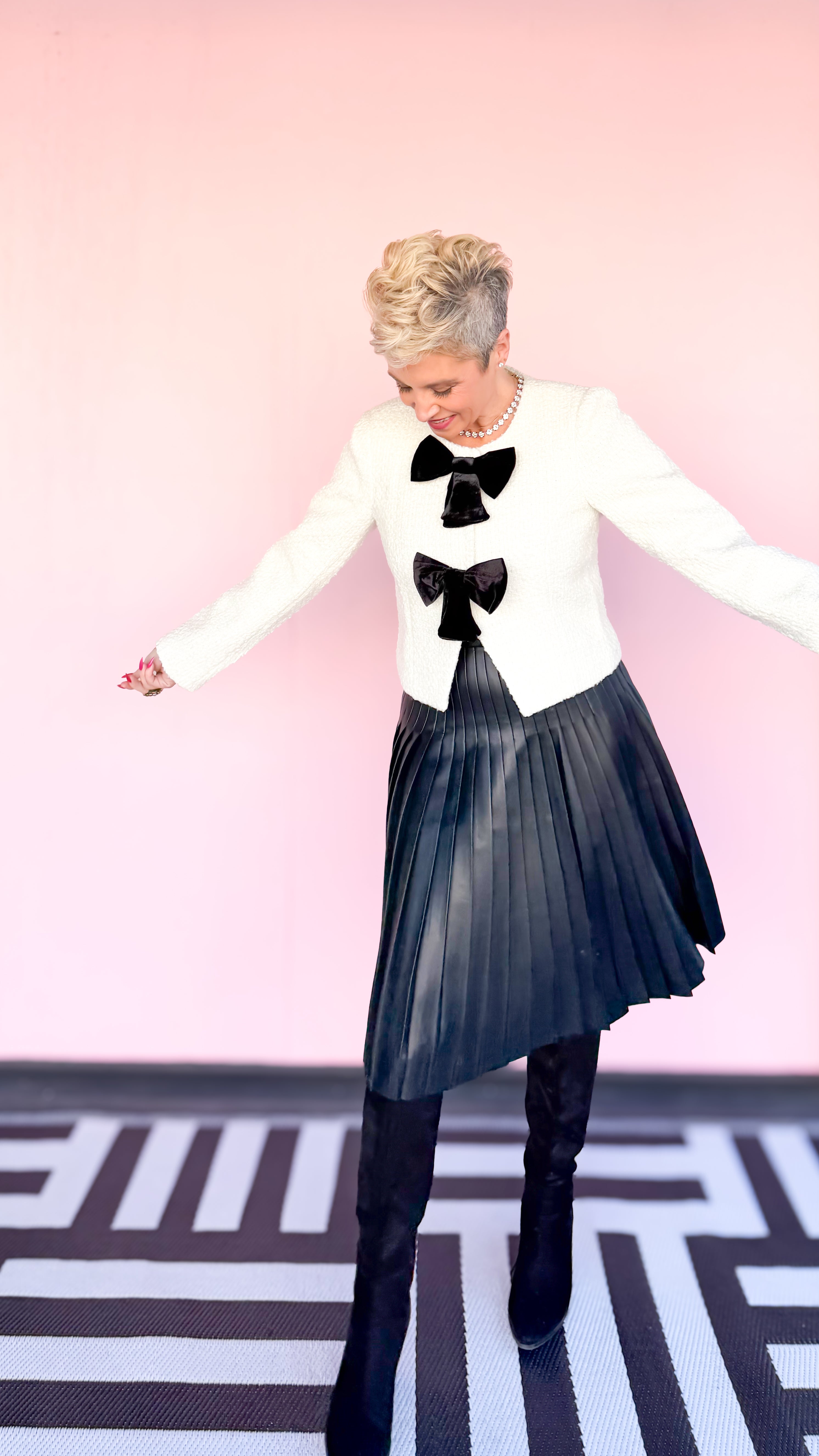 Faux Leather Pleated Midi Skirt/Black