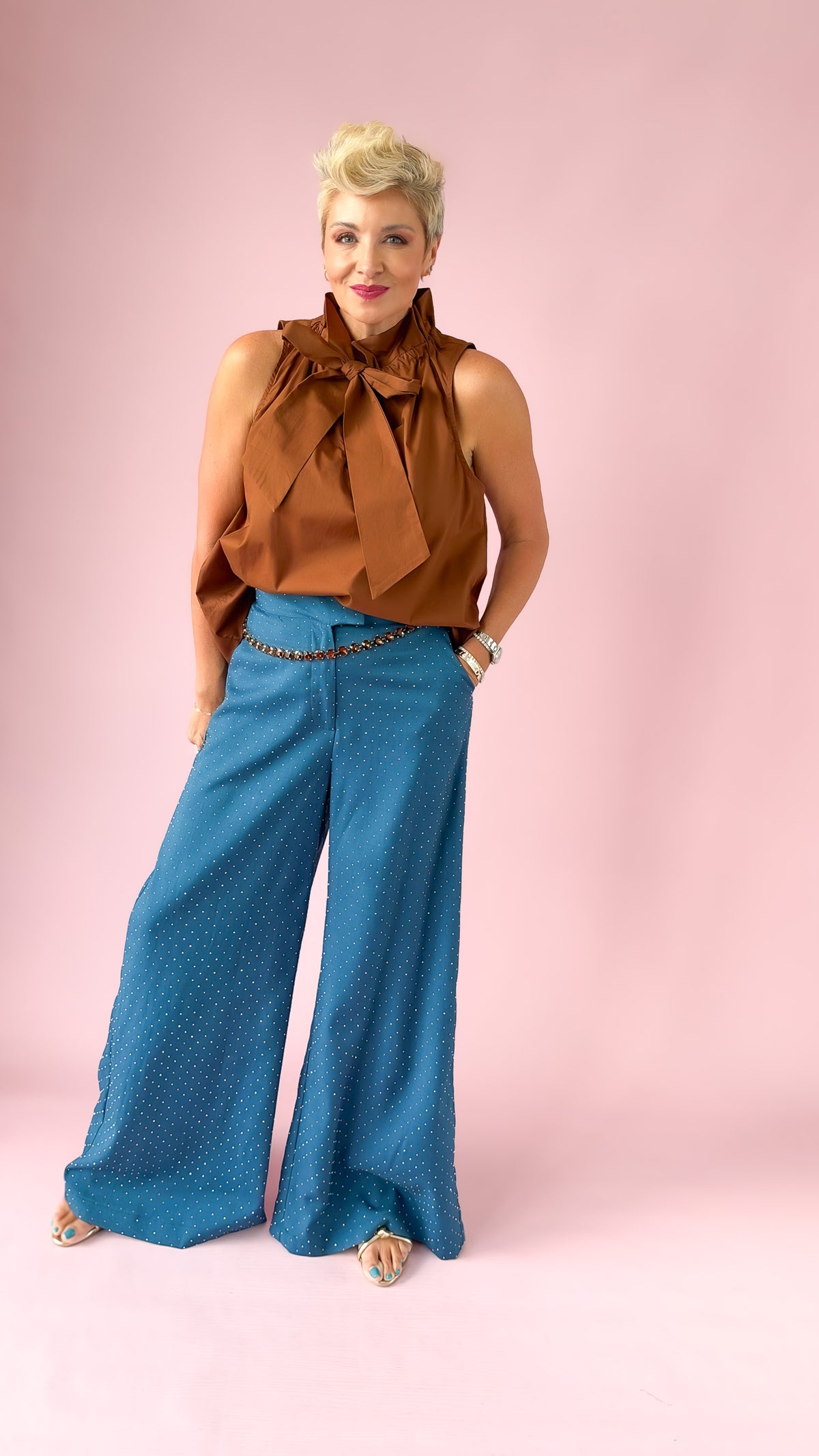 Ruffle Collar Sleeveless Tie Top/Brown