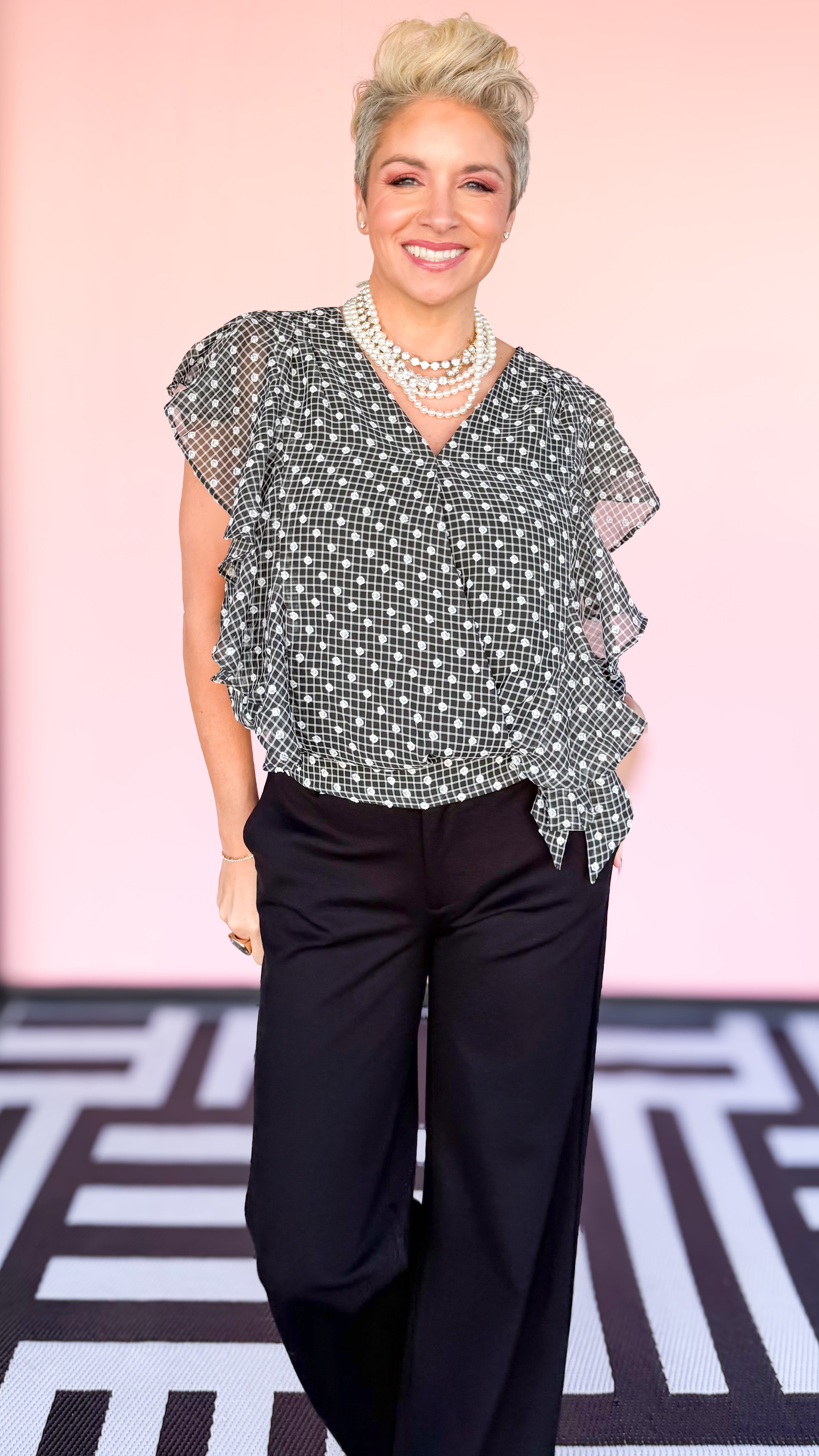 SHORT RUFFLE SLEEVE TOP/Black