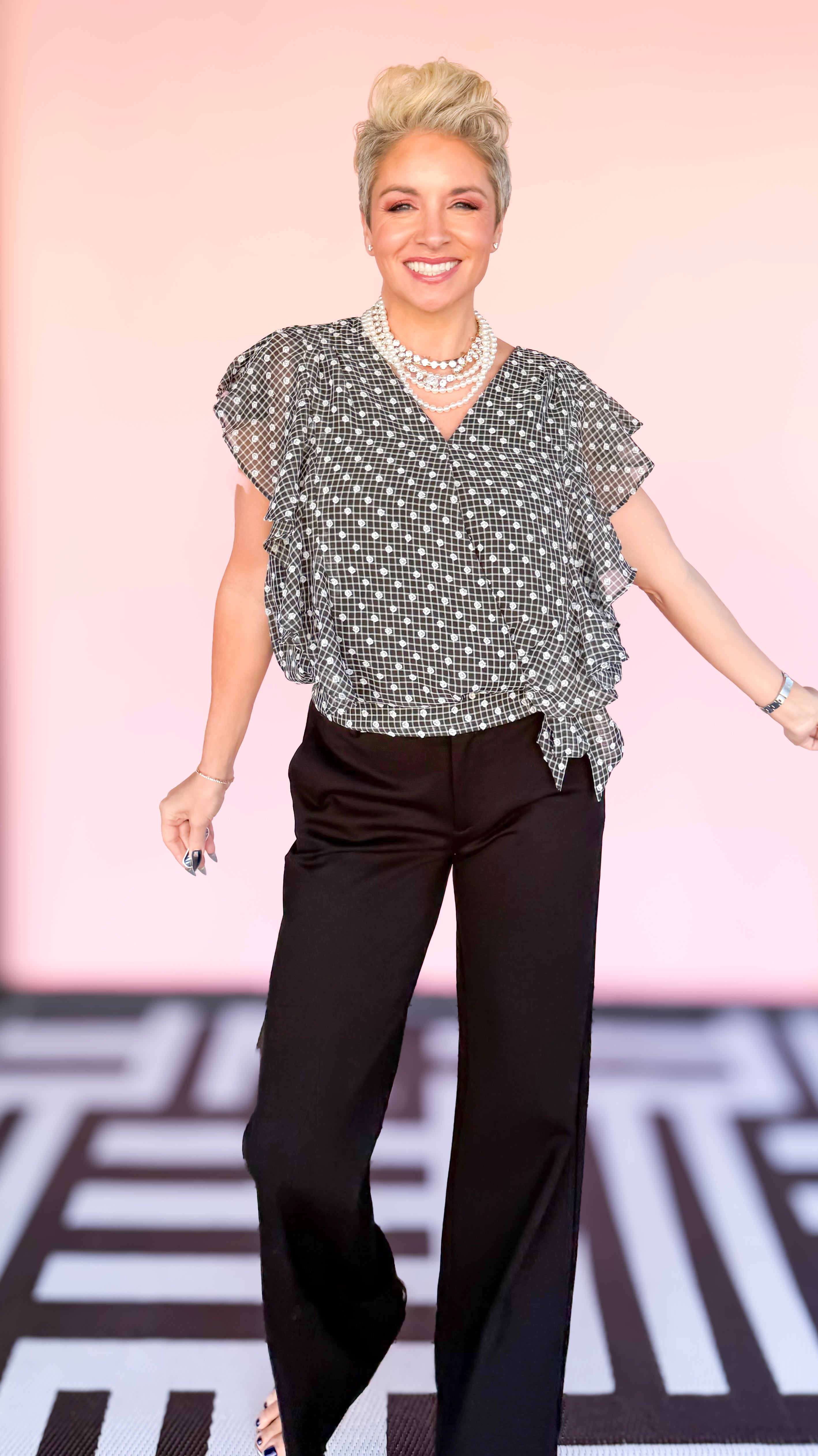 SHORT RUFFLE SLEEVE TOP/Black