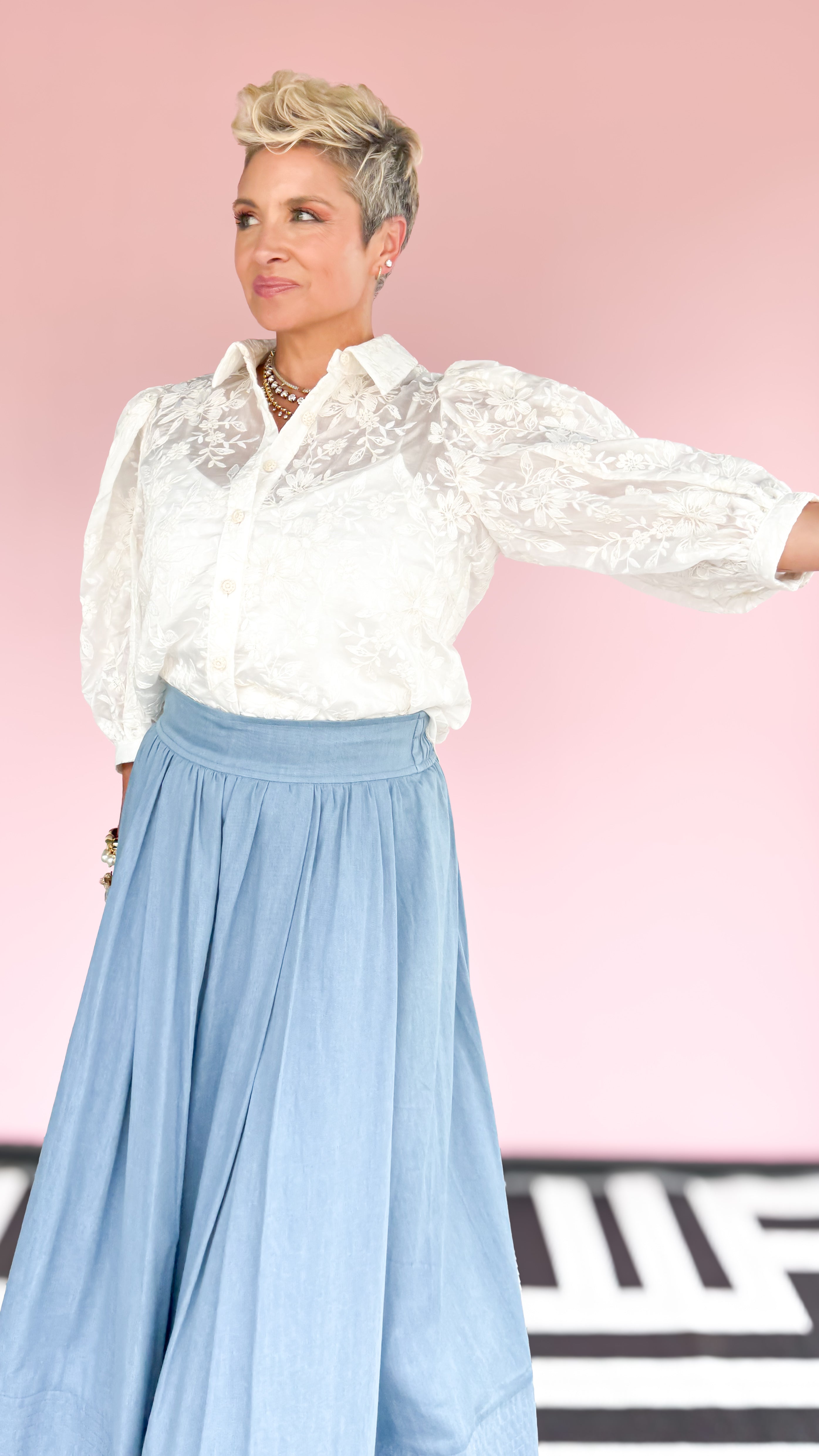 Floral Embroidered Top/White