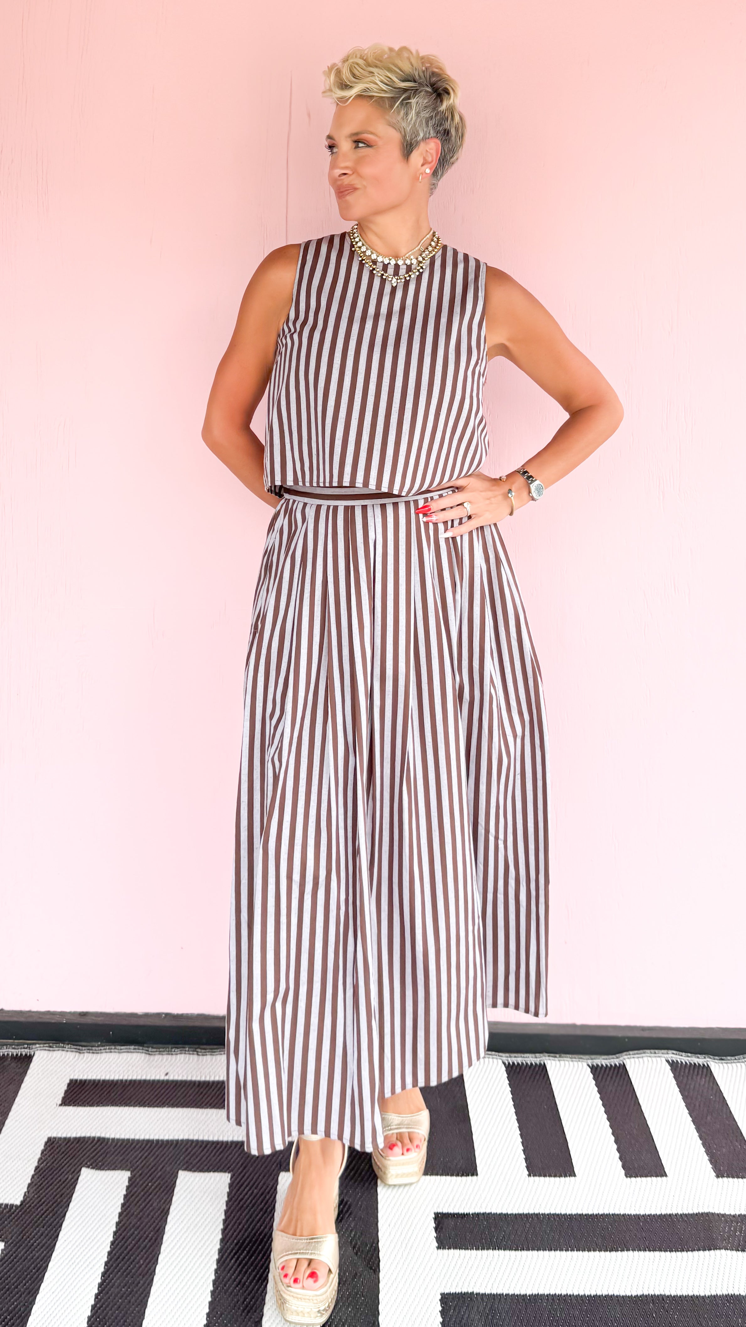 Striped Pleated Midi Skirt/Brown