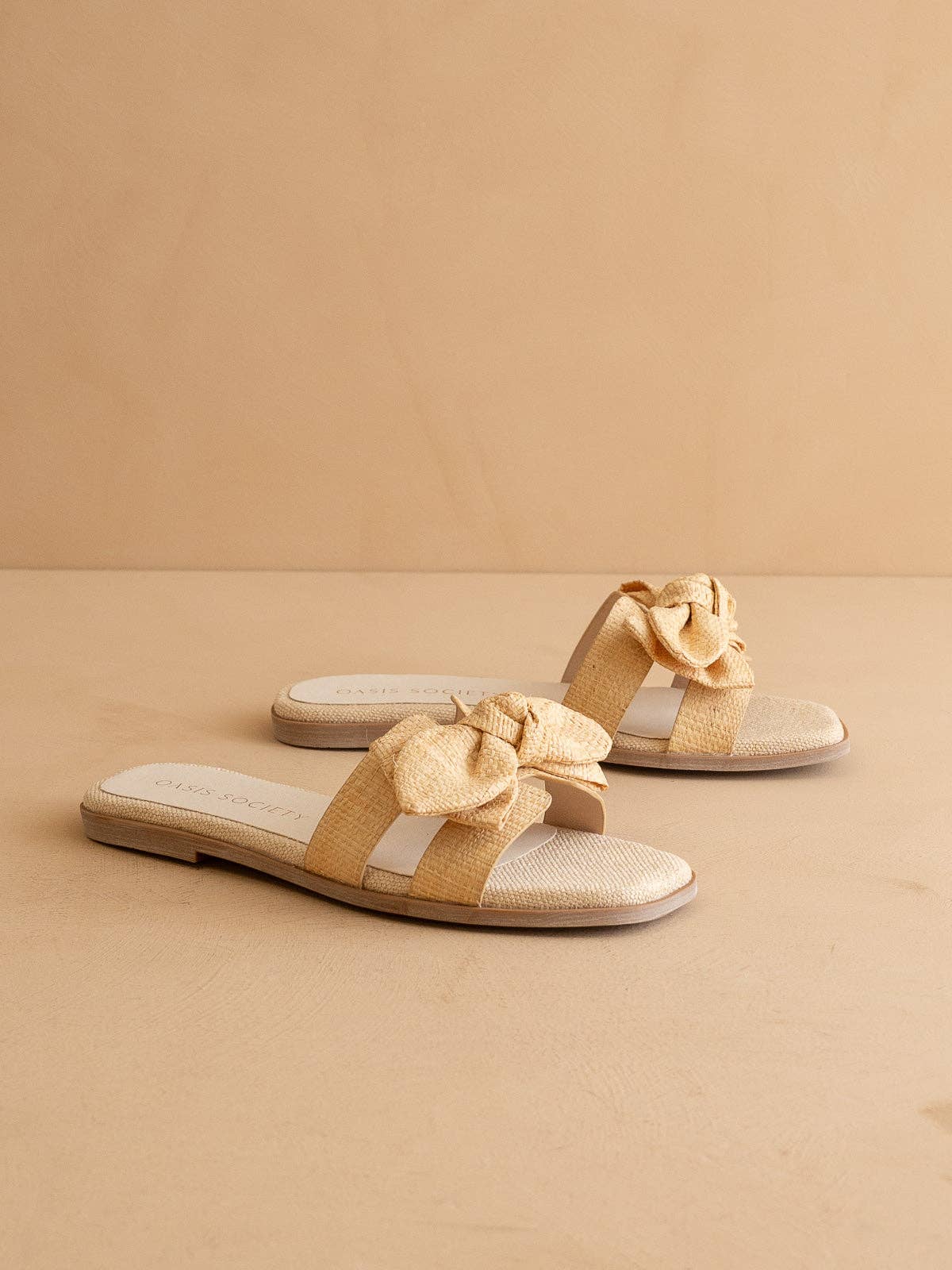 The Ginny Textured Bow Slide/Natural