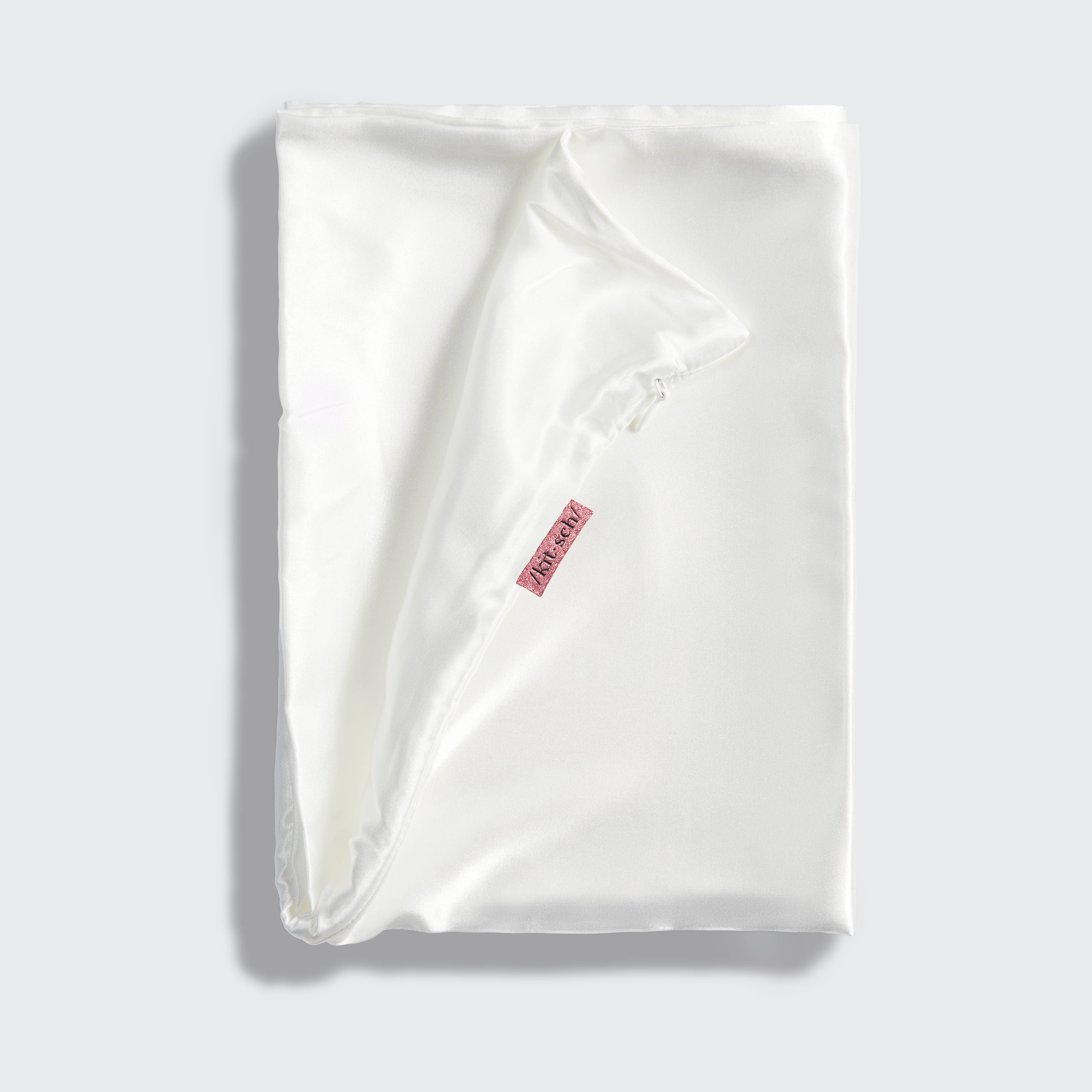Satin pillowcase standard in ivory product photo - close-up - BLVD Boutik
