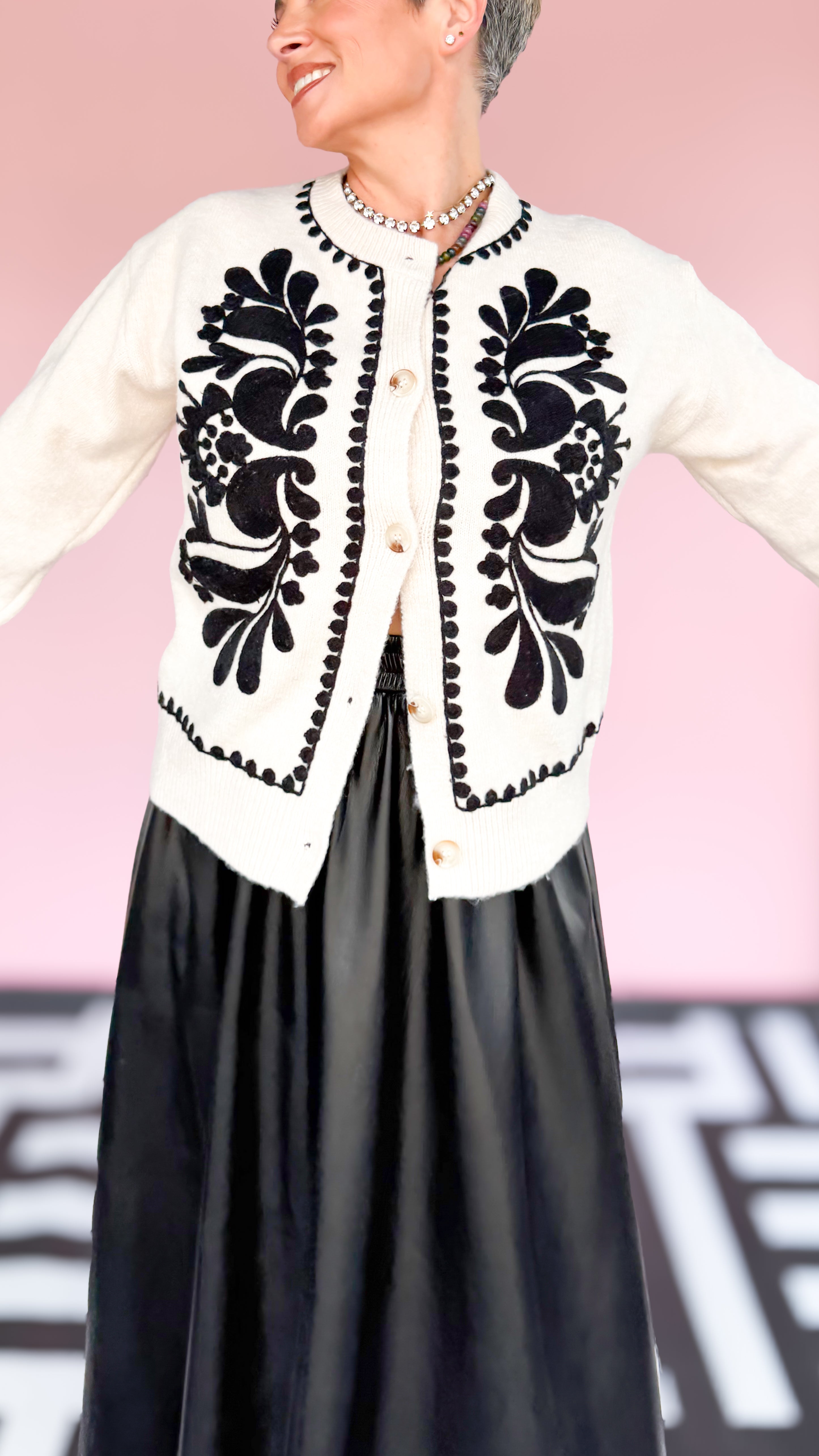 Black Embroidery Cardigan/Cream
