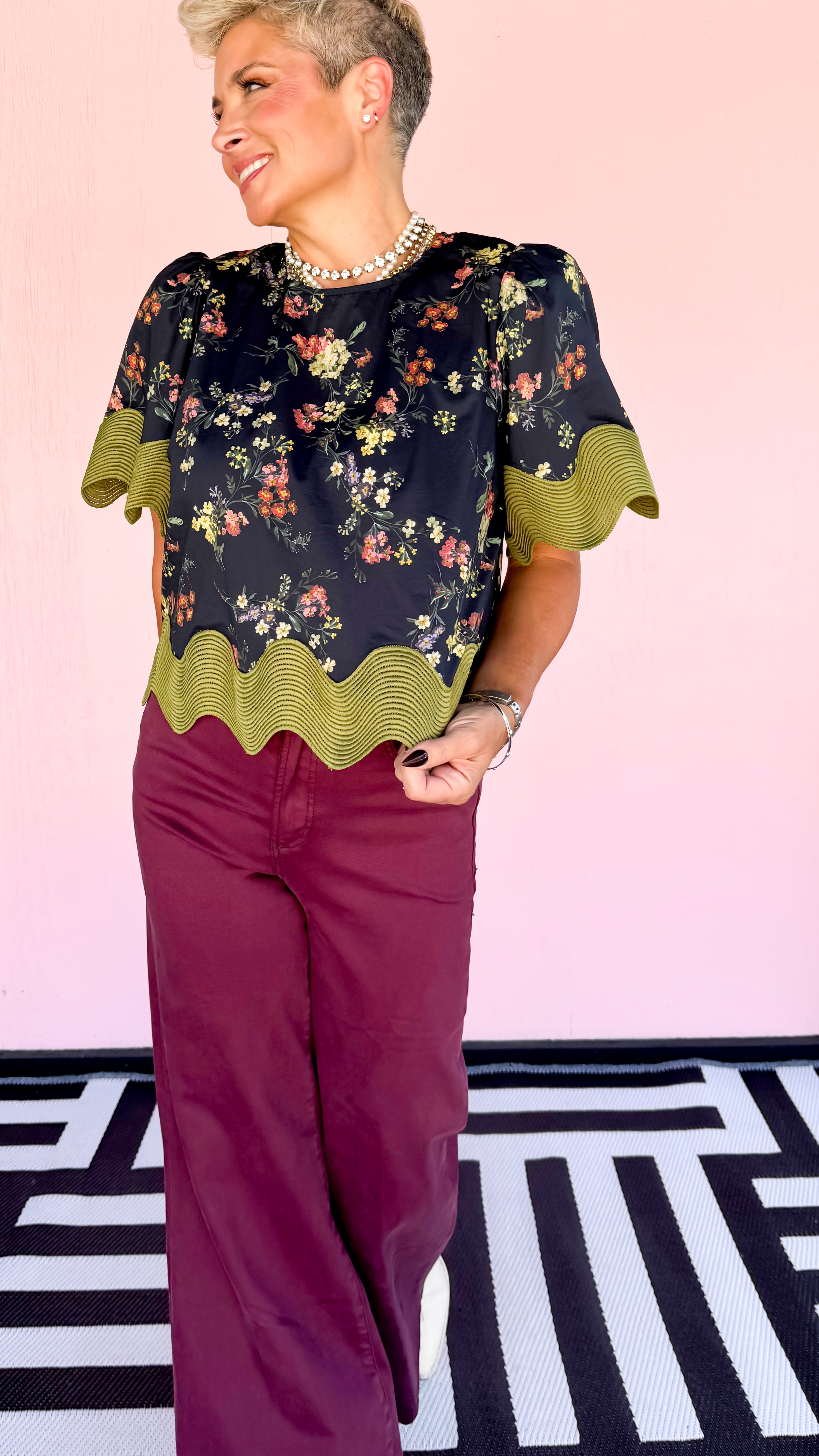 Green Wave Cropped Floral Top/Black - The BLVD