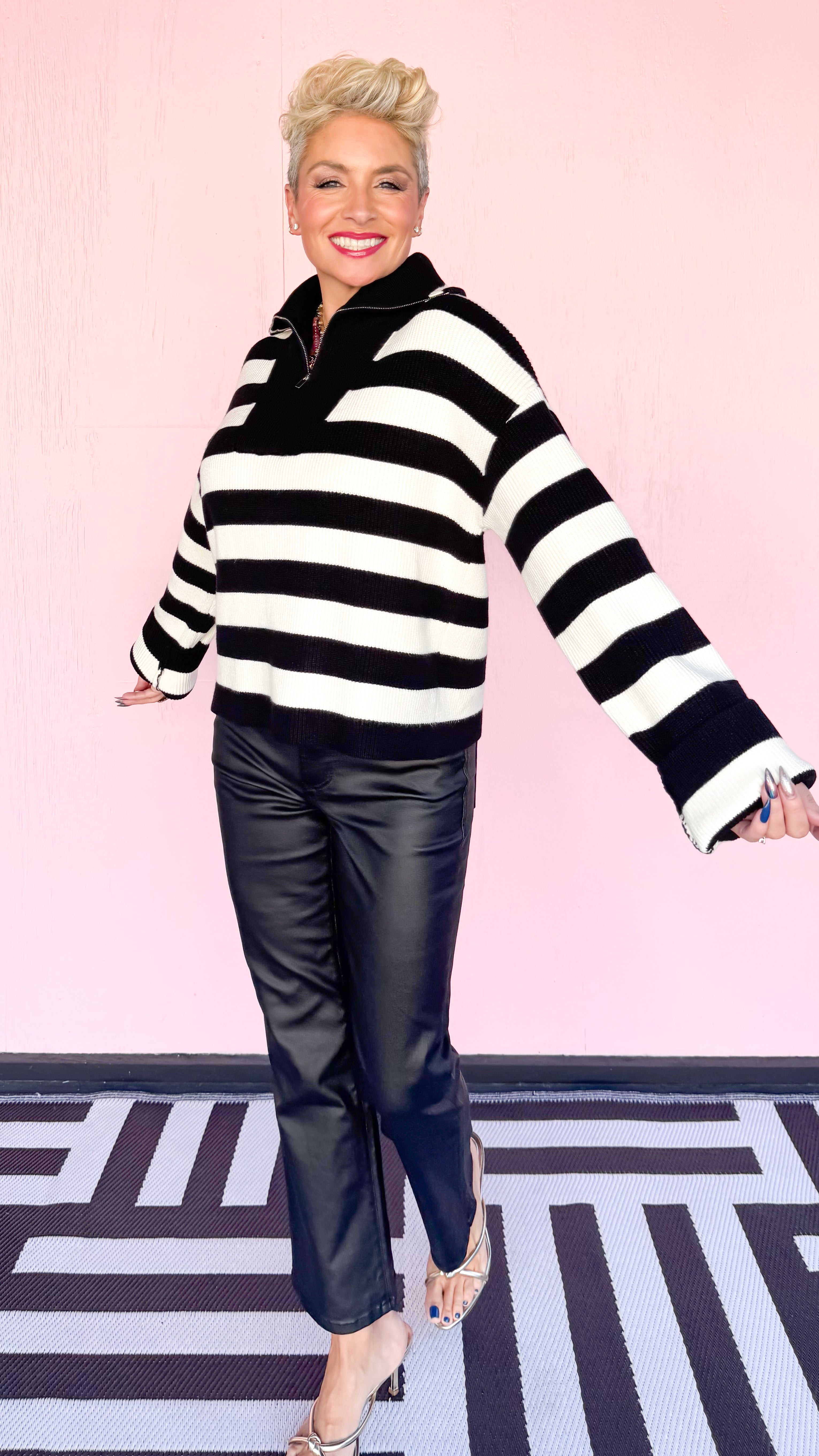 Bold Stripe Half Zip Sweater/B&W