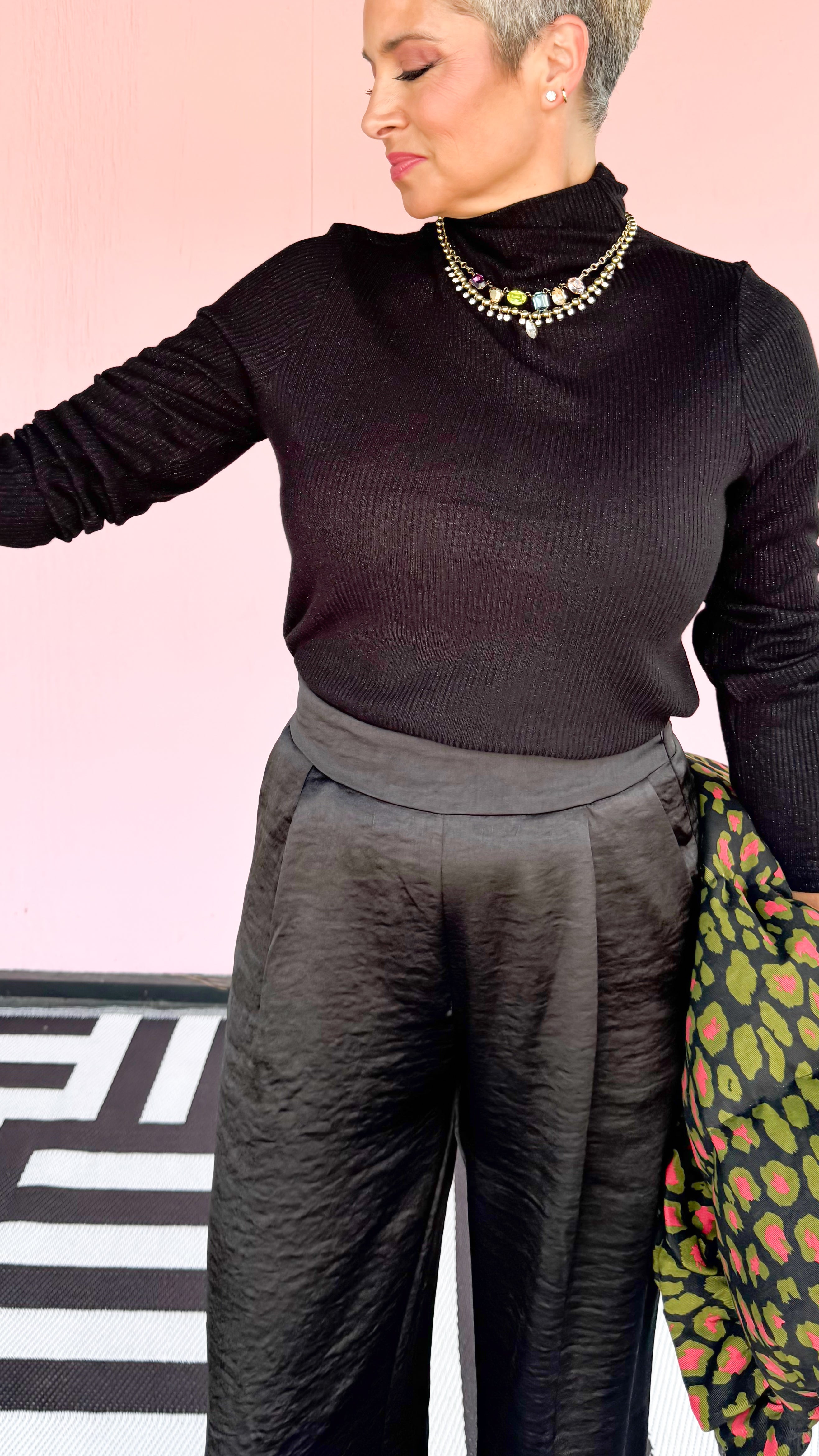 Ribbed Mock Neck Top/Black