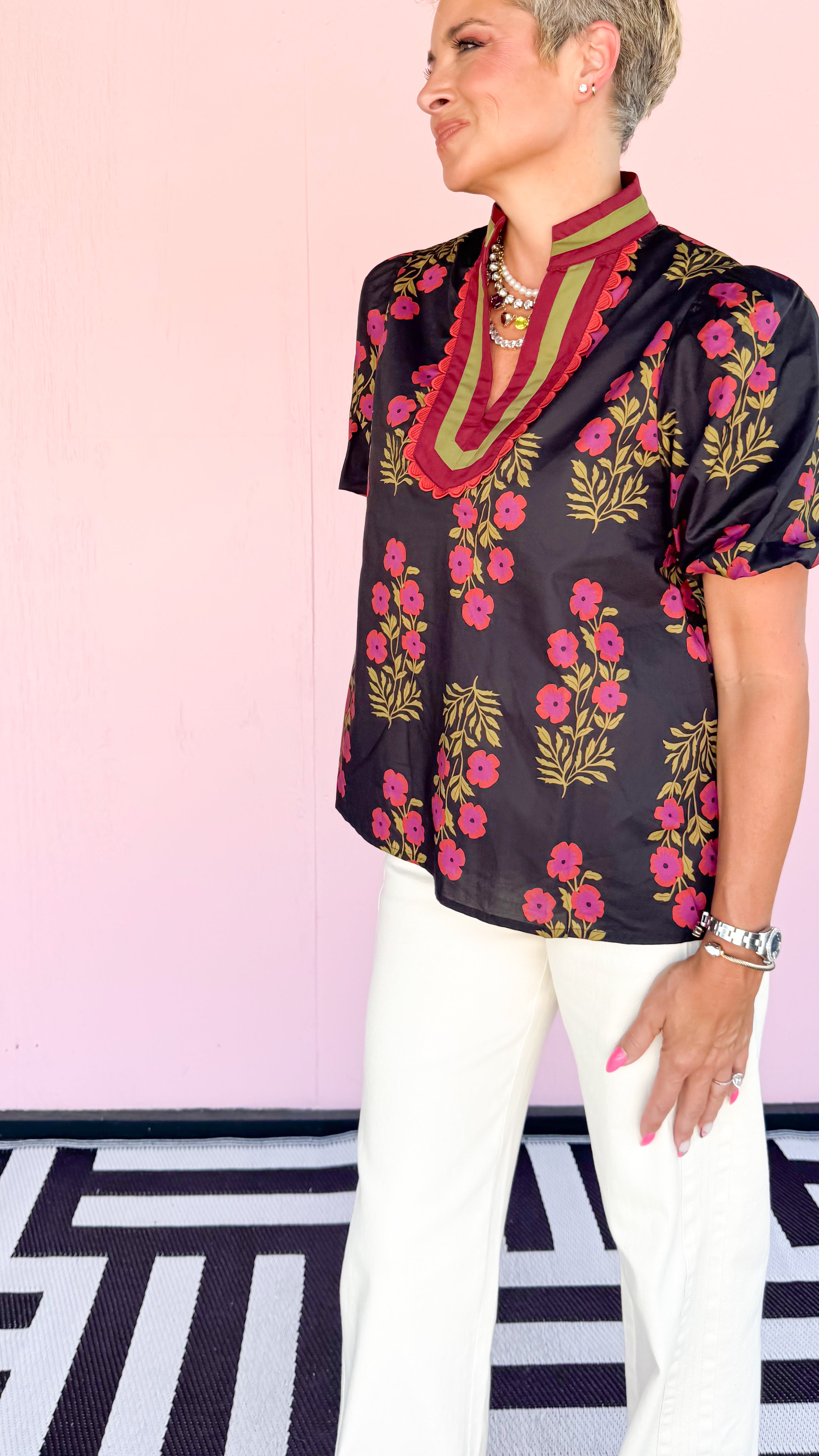 Bubble Sleeve Floral VNeck Top/Black