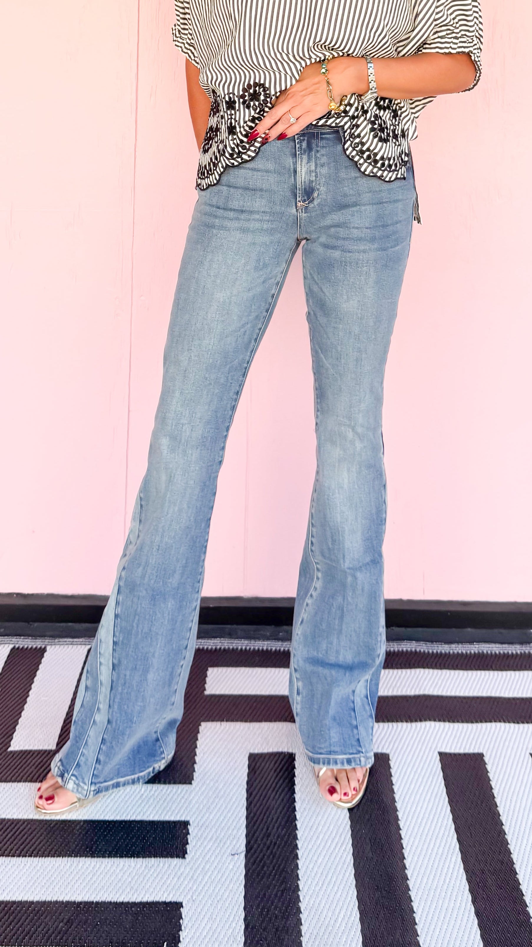 Rosa Flare Jean Detail Sides/Pool