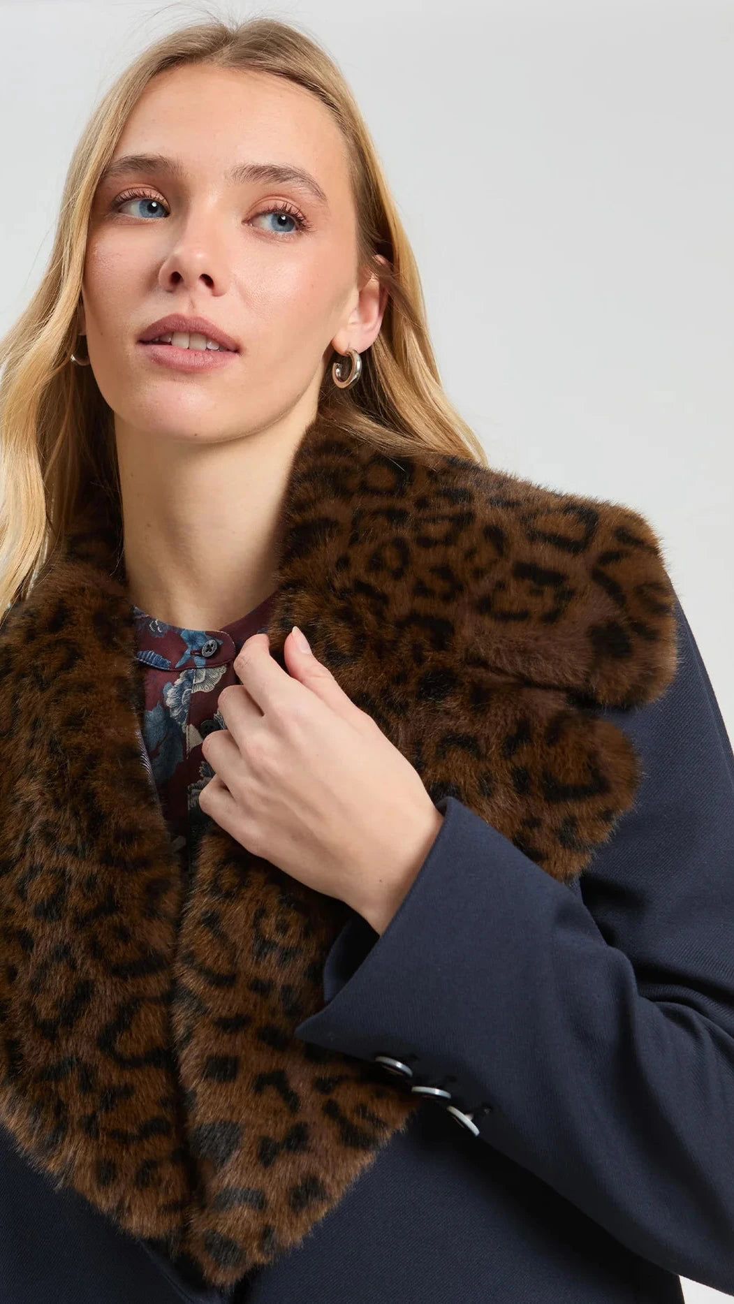Faux Leopard Fur Collar
