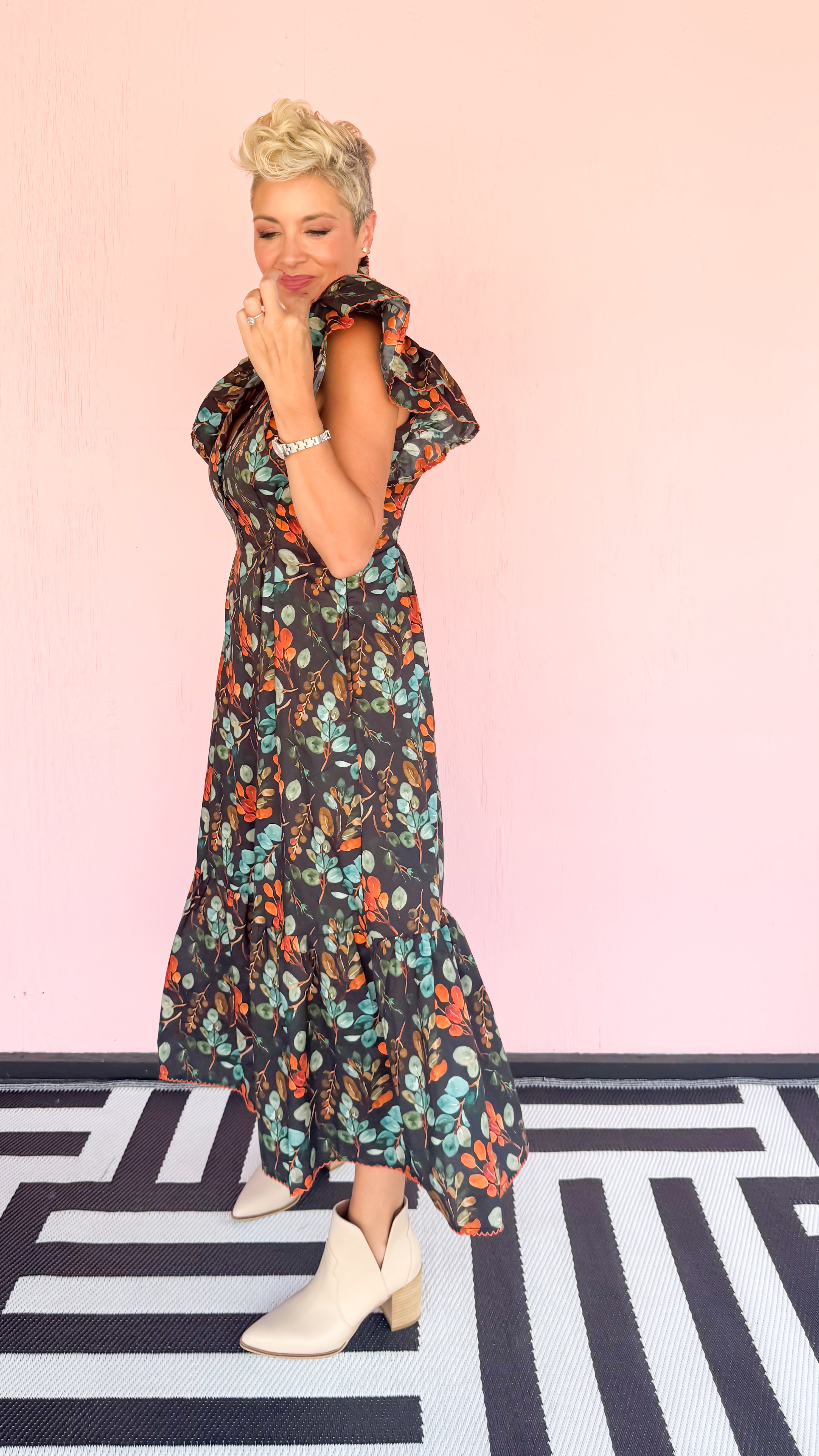 Cici Floral Ruffle Sleeve Midi Dress/Black