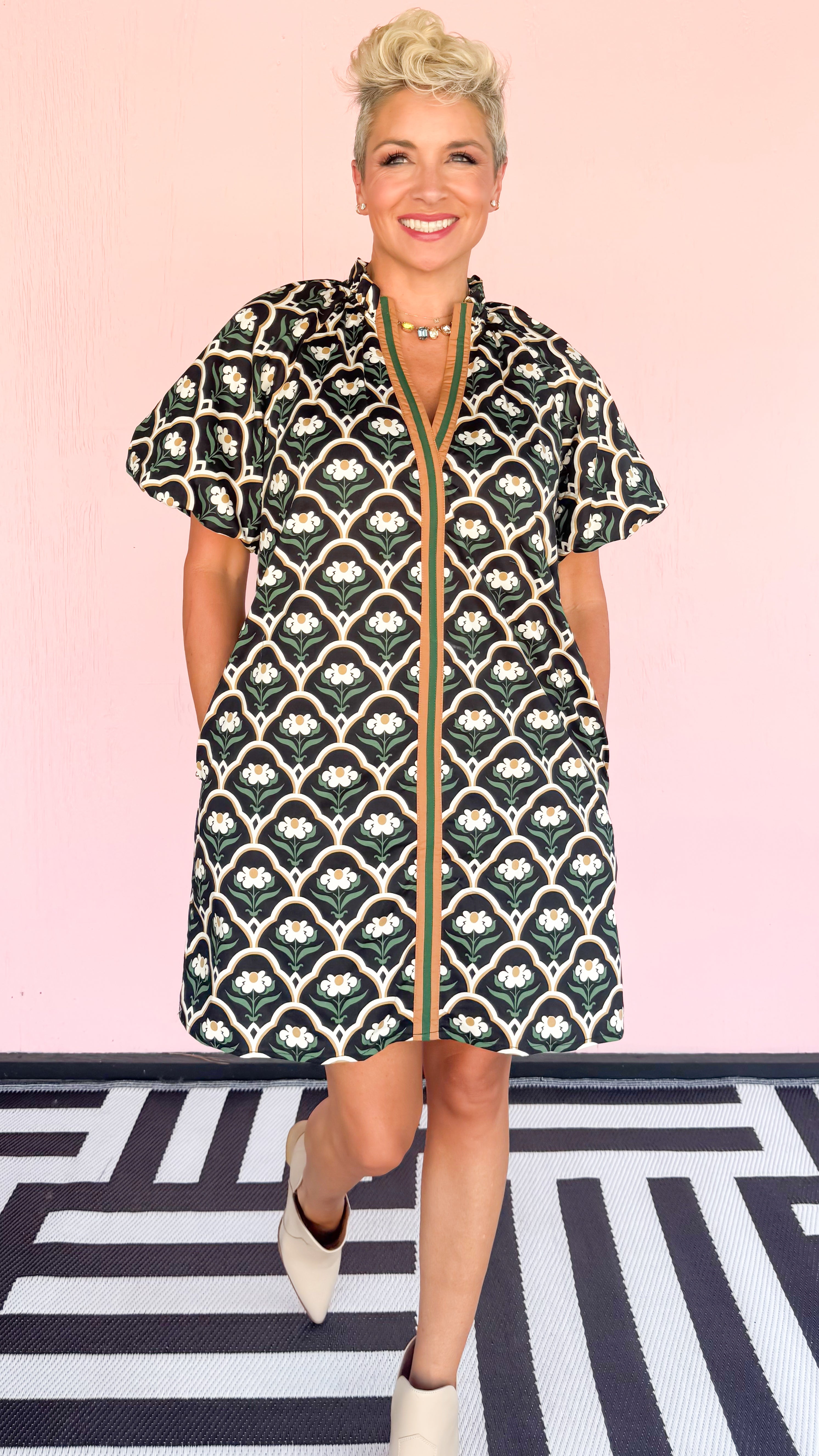 Sofia Bubble Sleeve Short Dress/Black