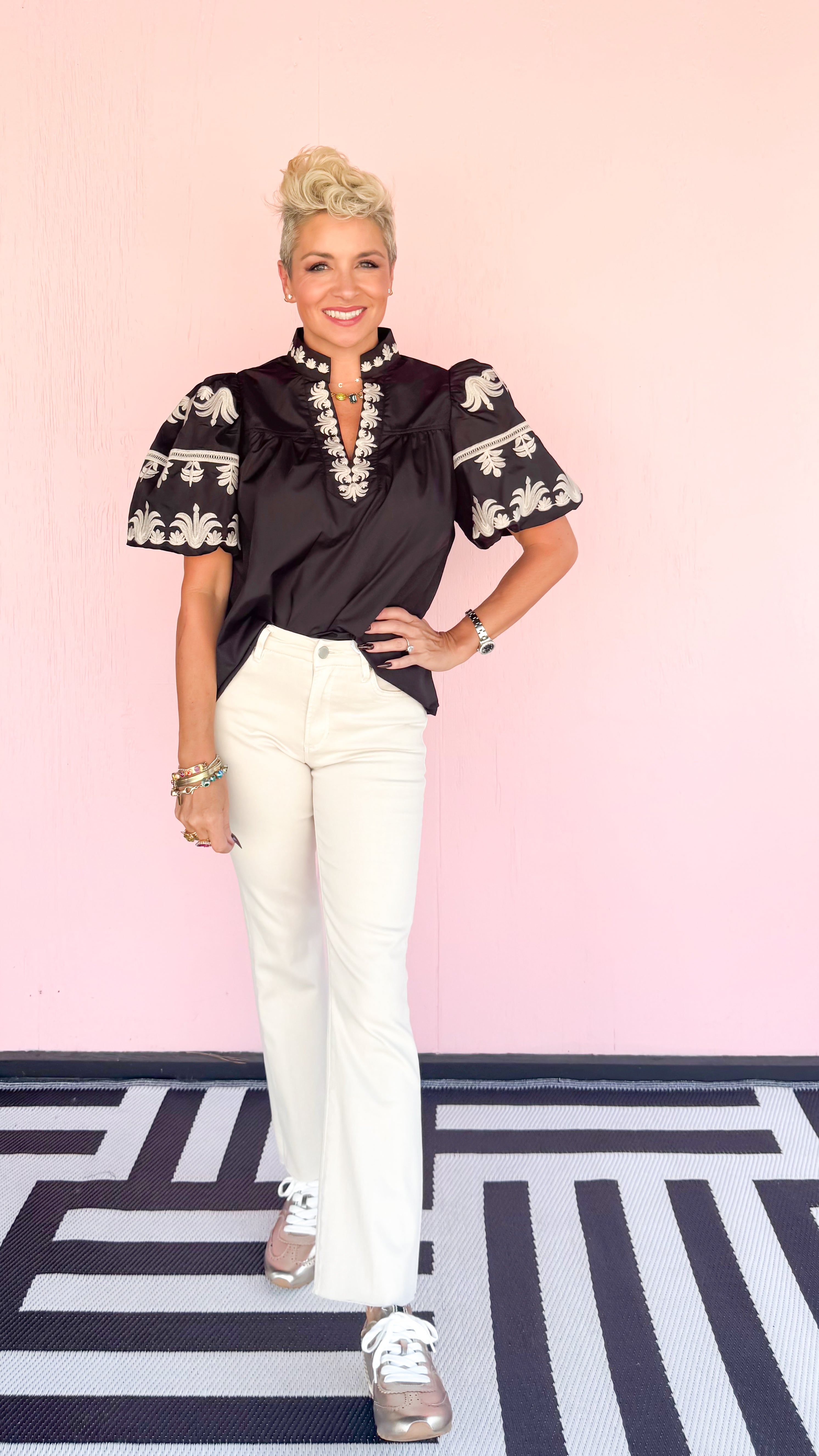 Embroidered Bubble Sleeve Top/Black
