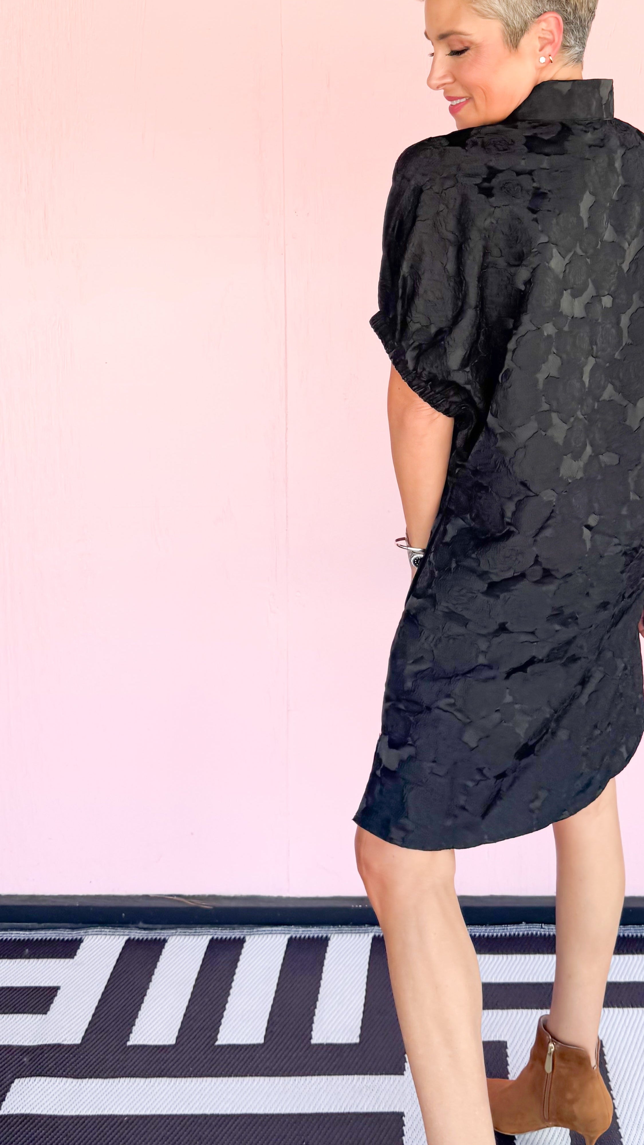 Rose Embossed Short Dress/Black
