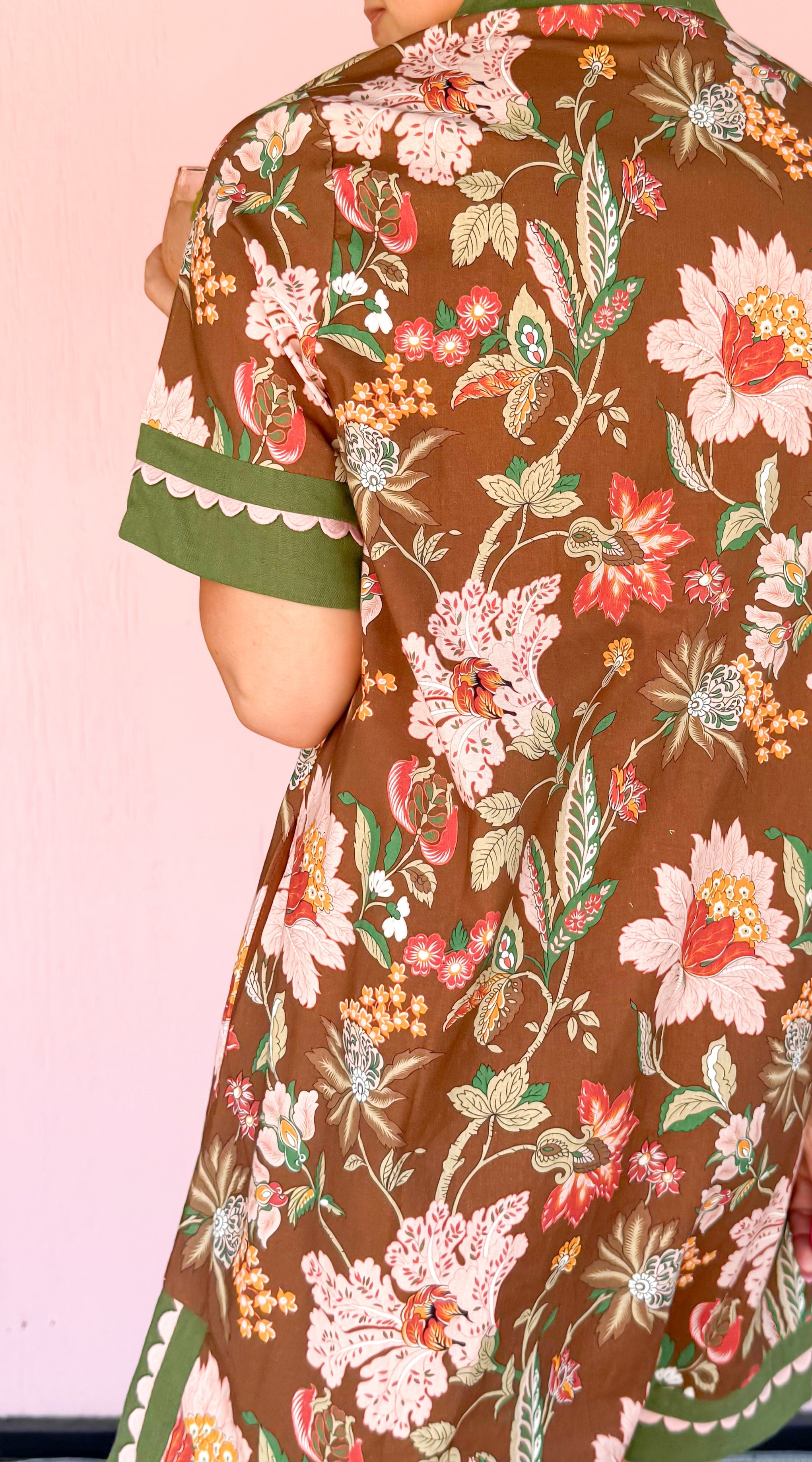 Hollis Short VNeck Floral Dress/Brown - The BLVD