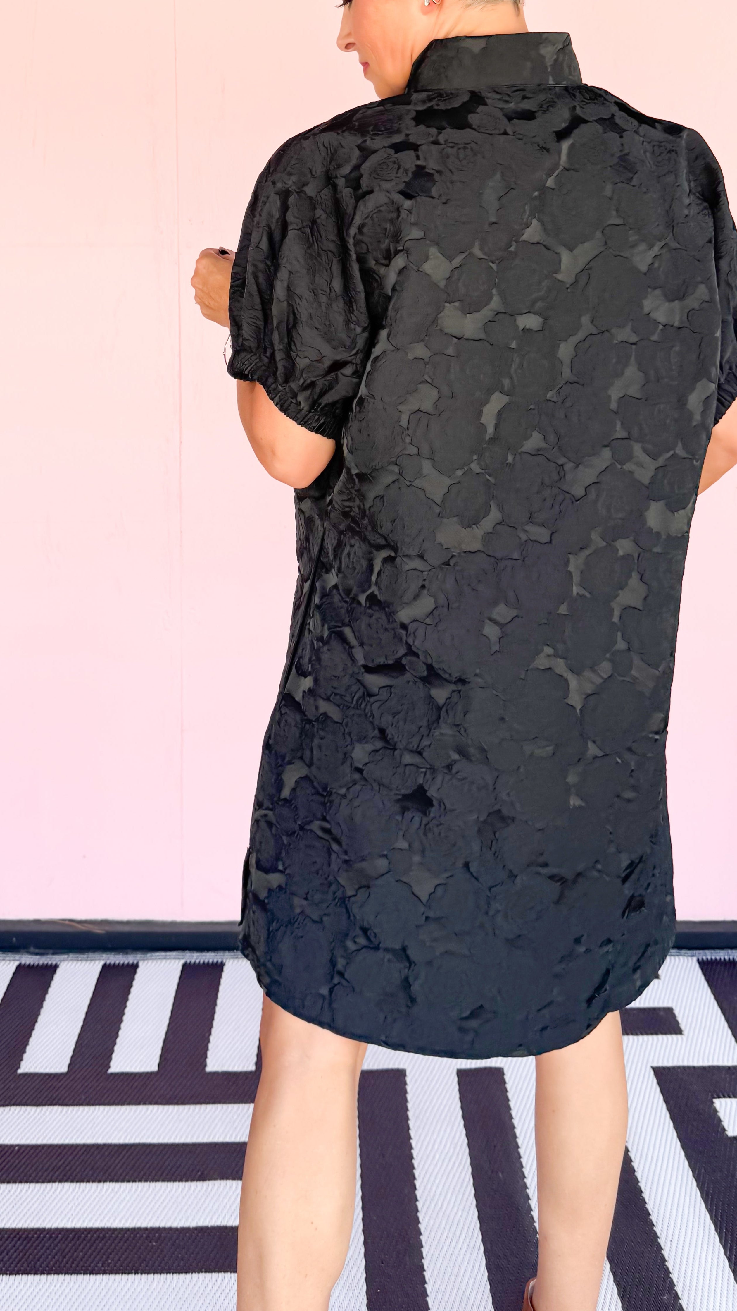 Rose Embossed Short Dress/Black