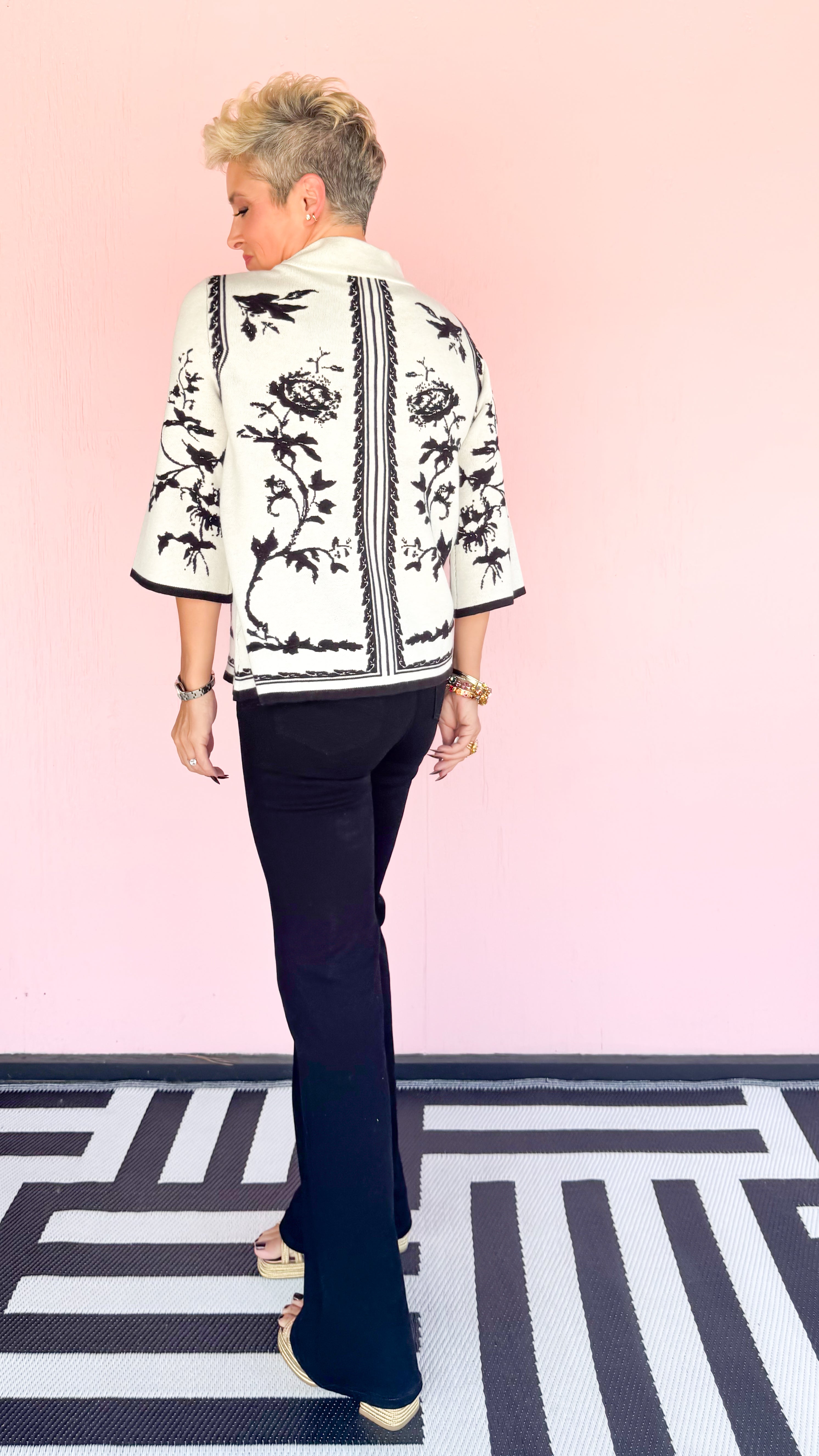 Floral Jacquard Sweater/Black White