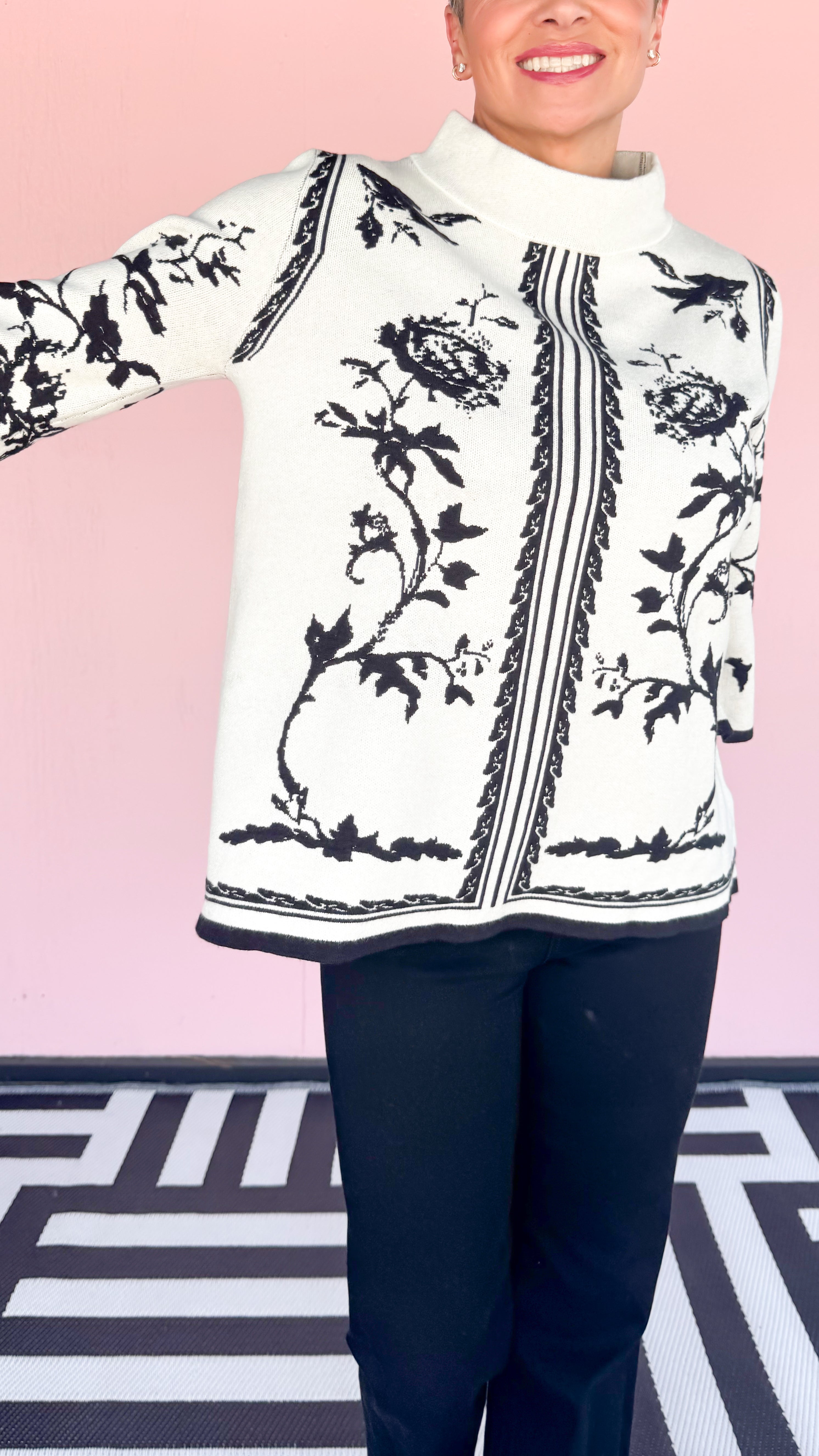 Floral Jacquard Sweater/Black White